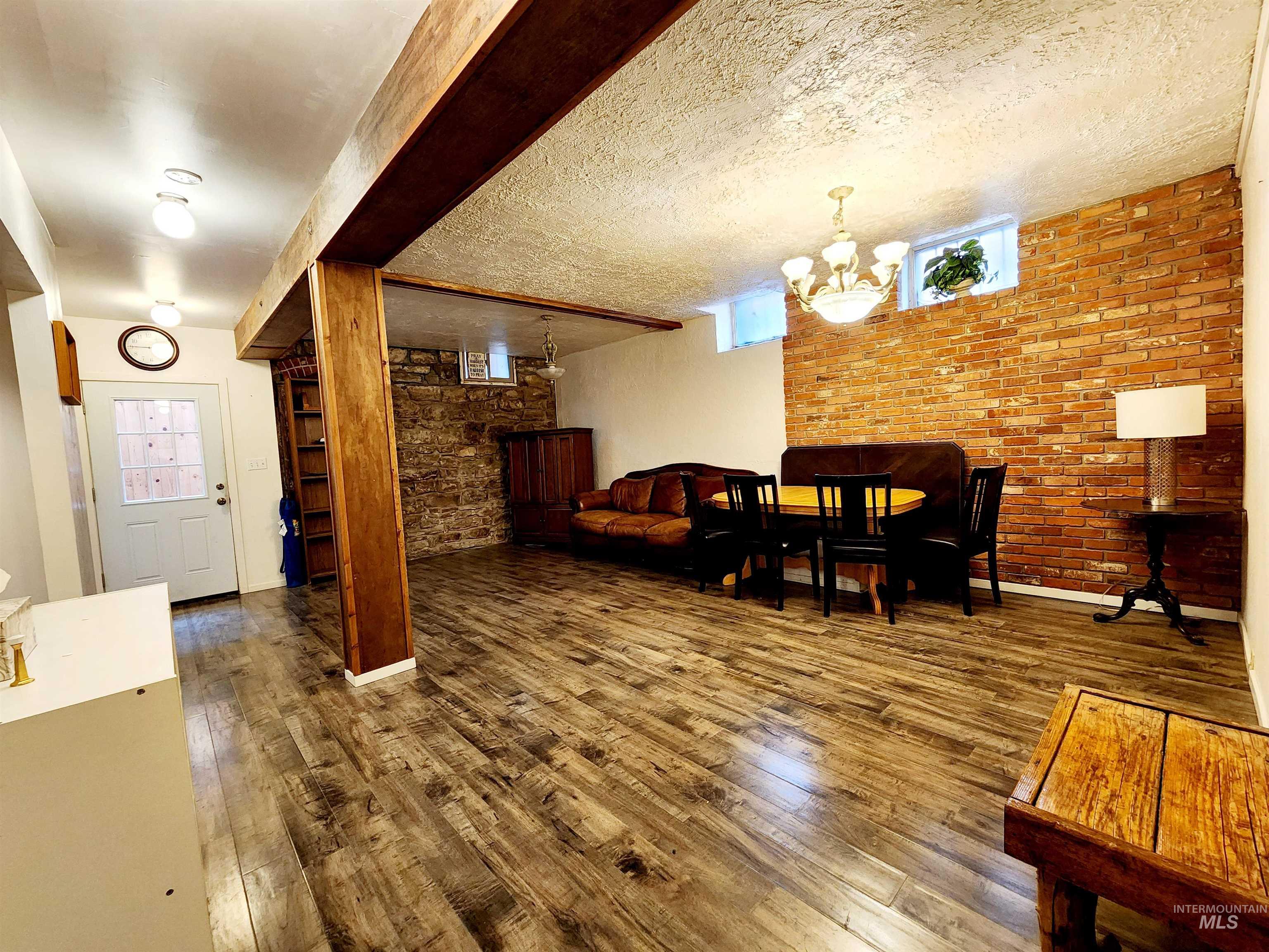 25 E Main St.