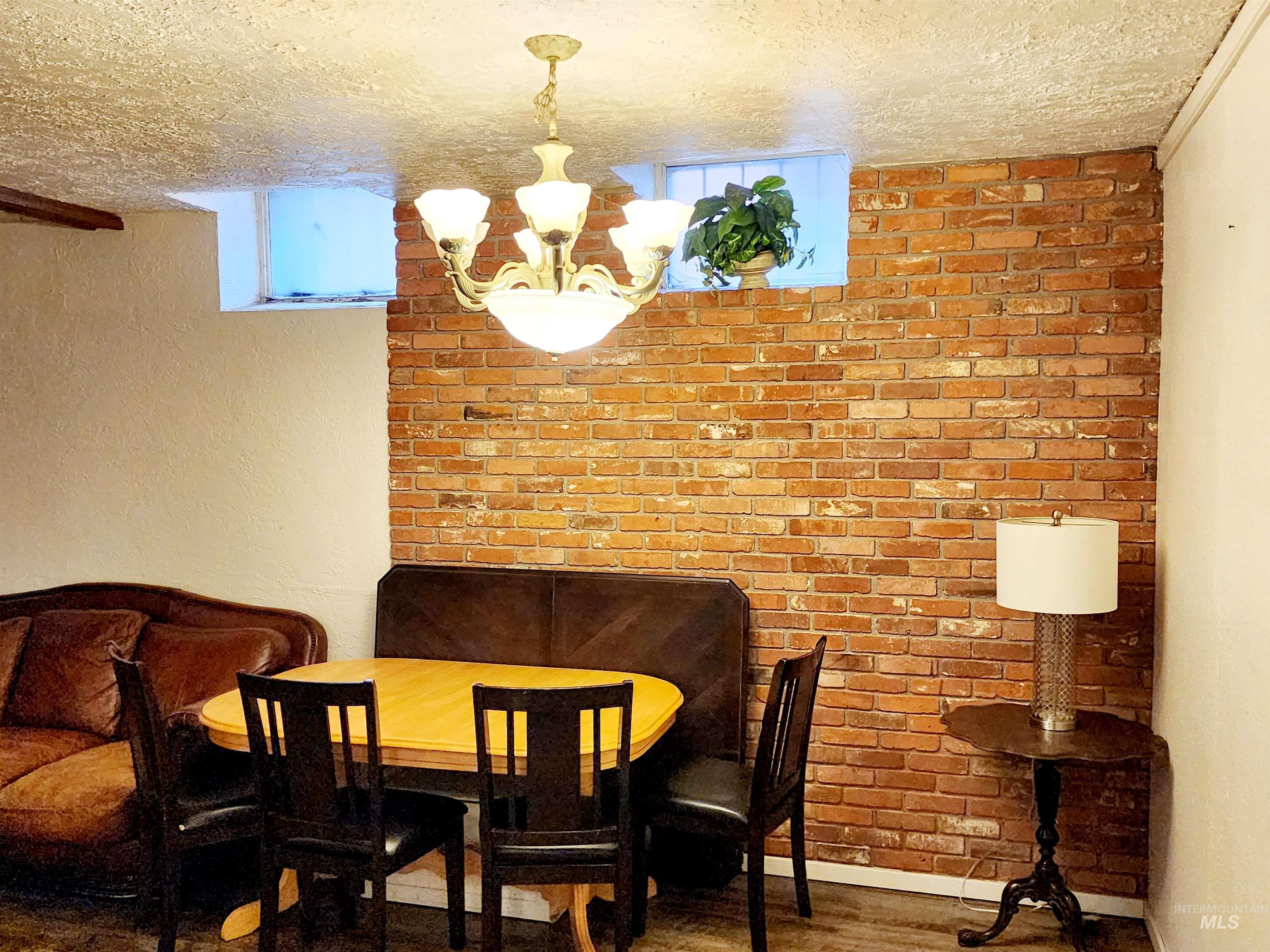 25 E Main St.