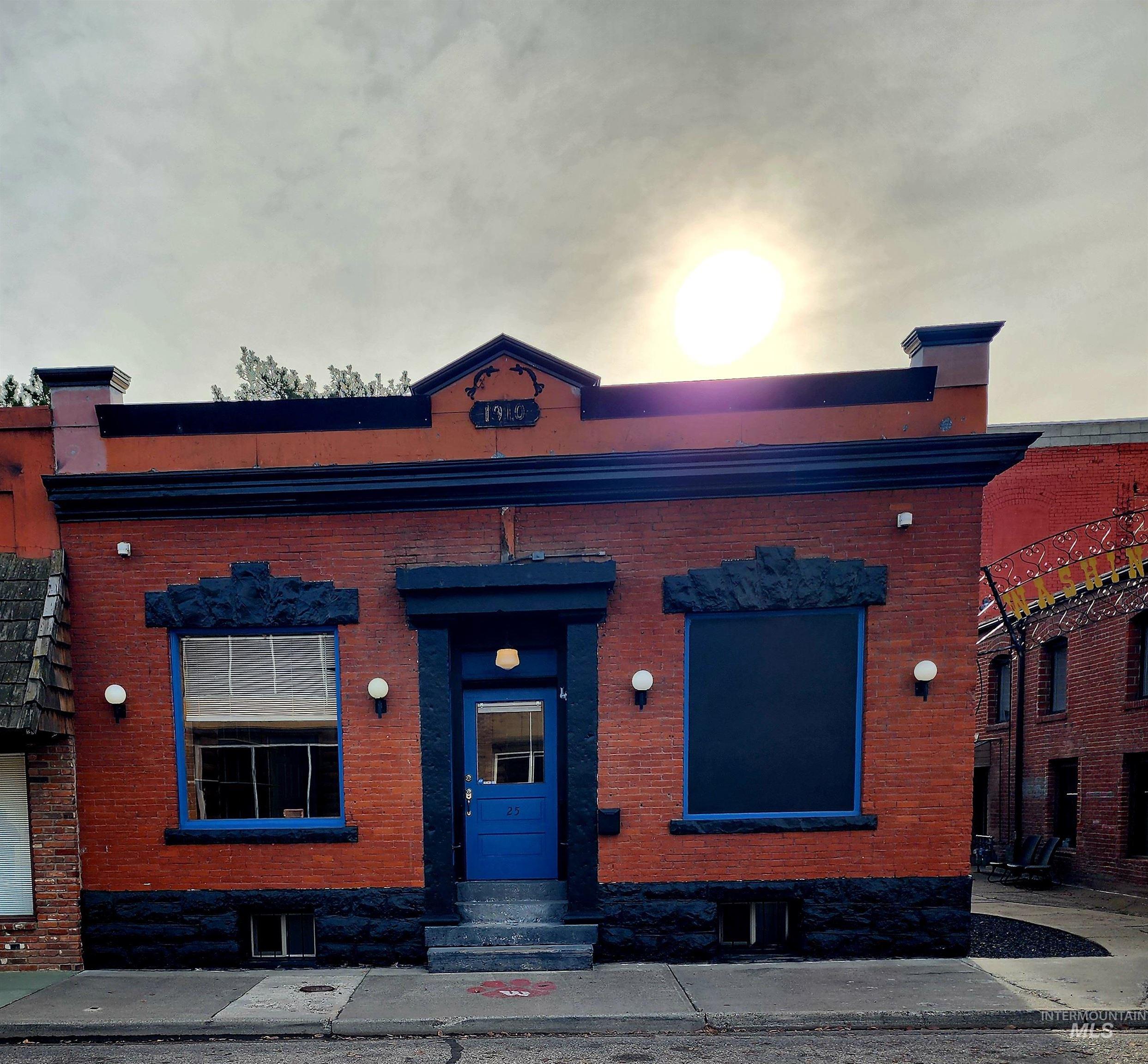 25 E Main St.