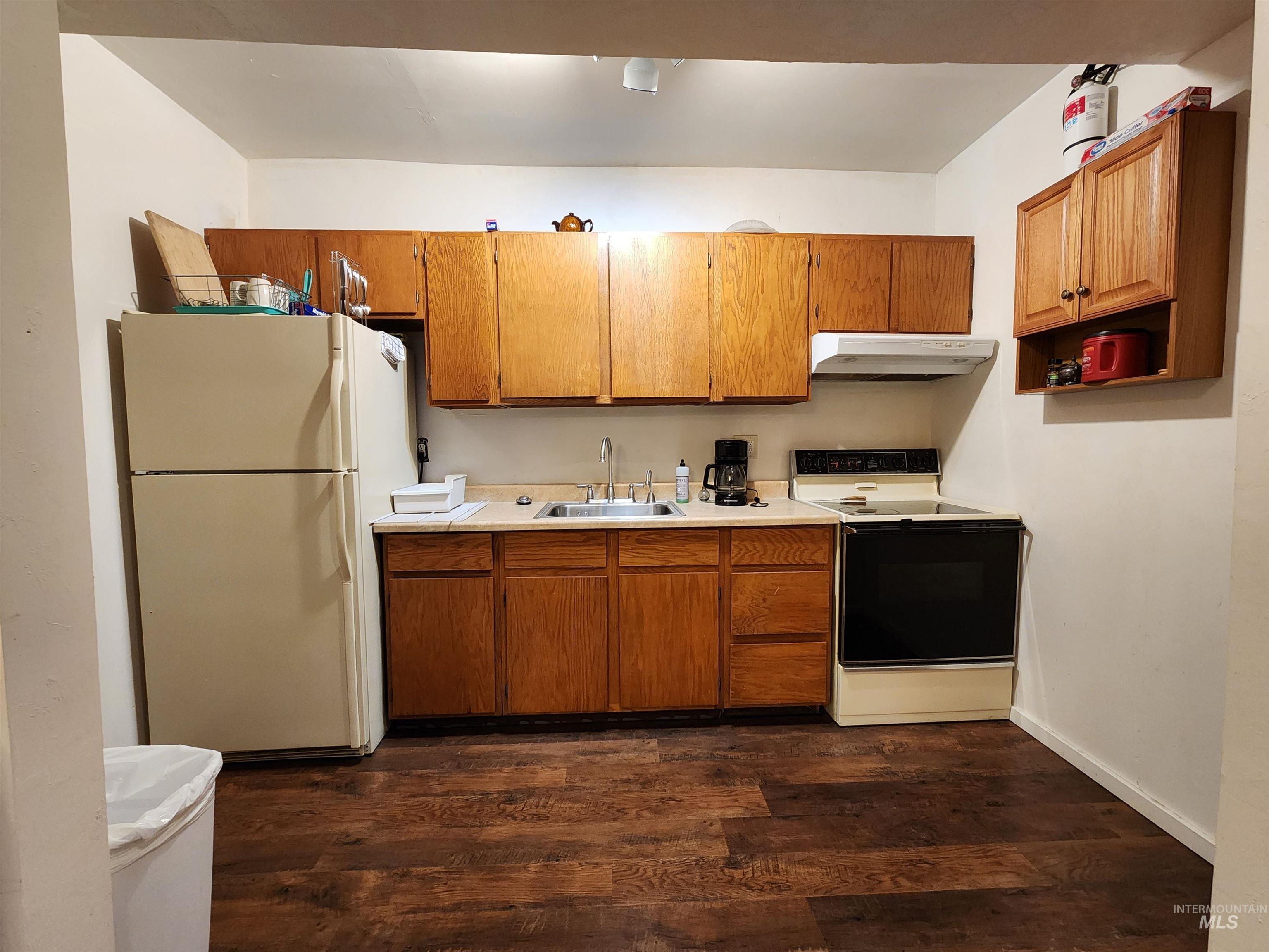 25 E Main St.
