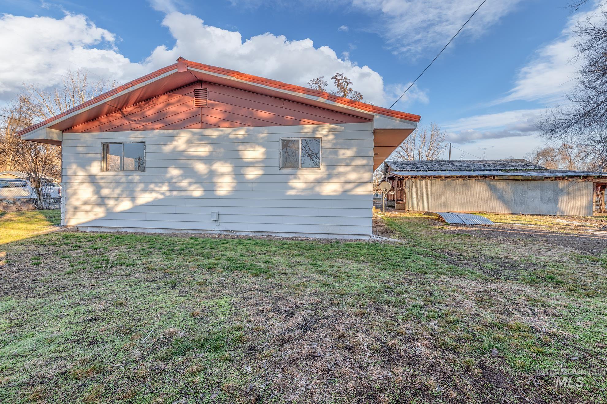 385 Anchor St.
