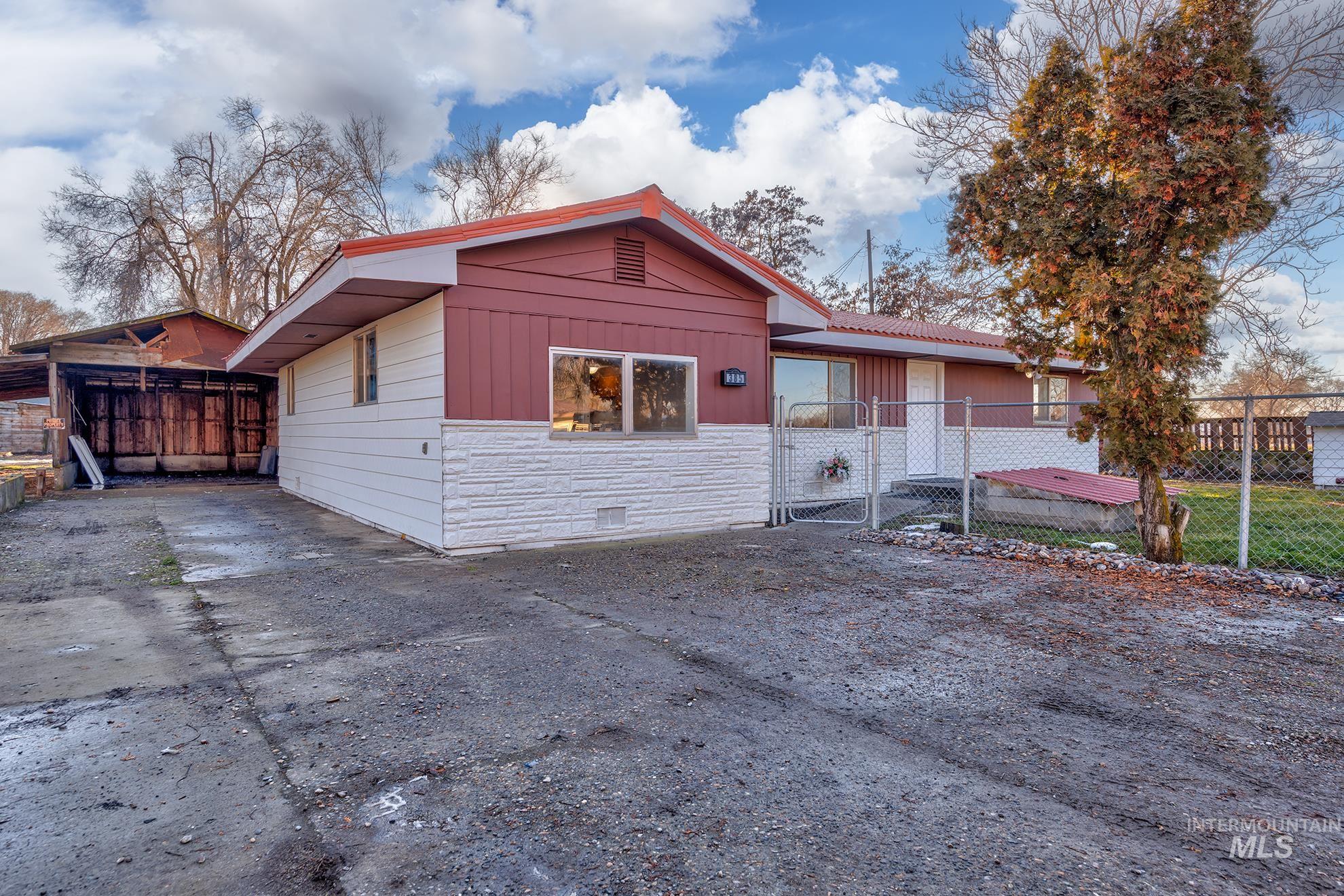 385 Anchor St.