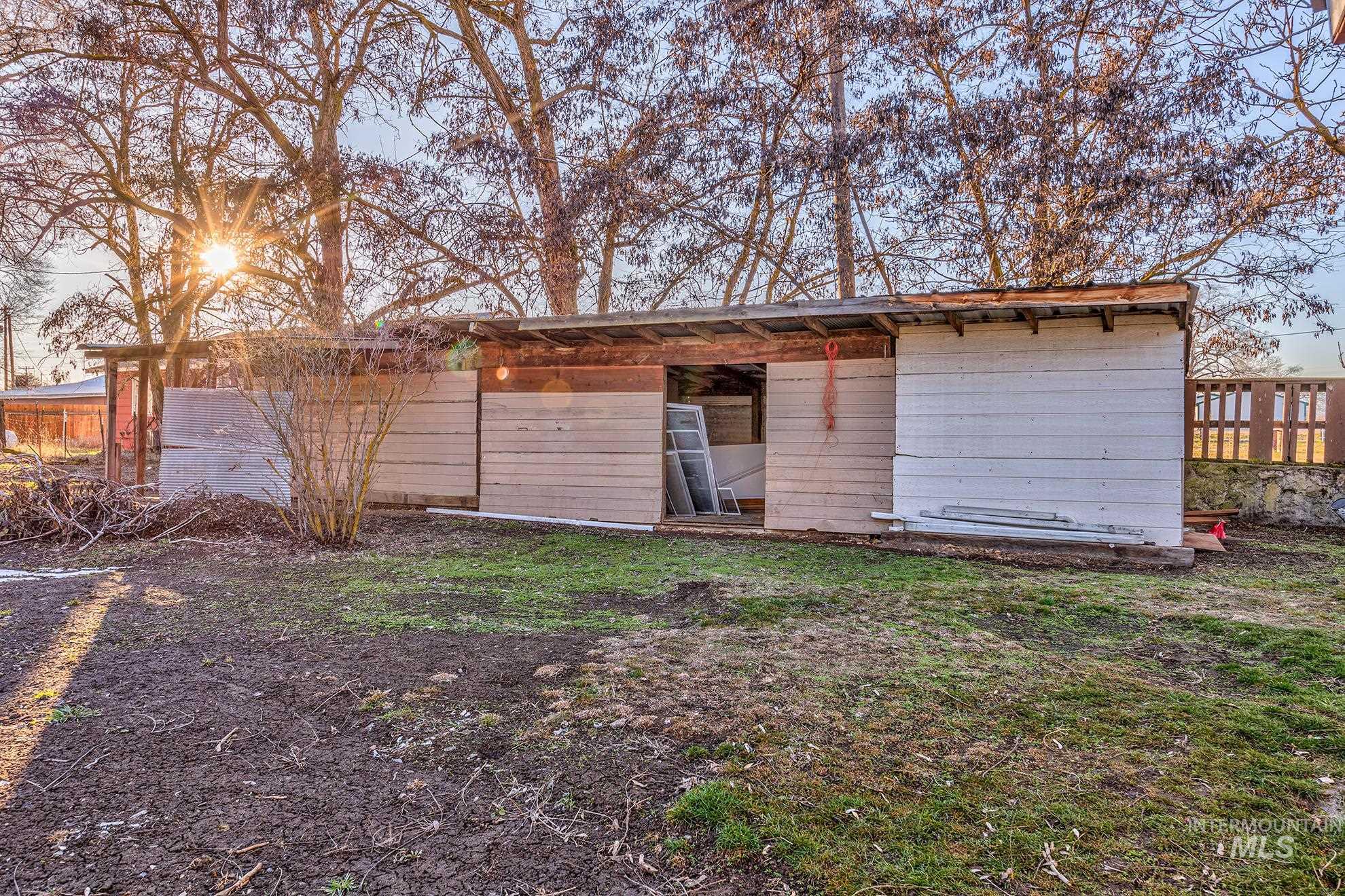 385 Anchor St.