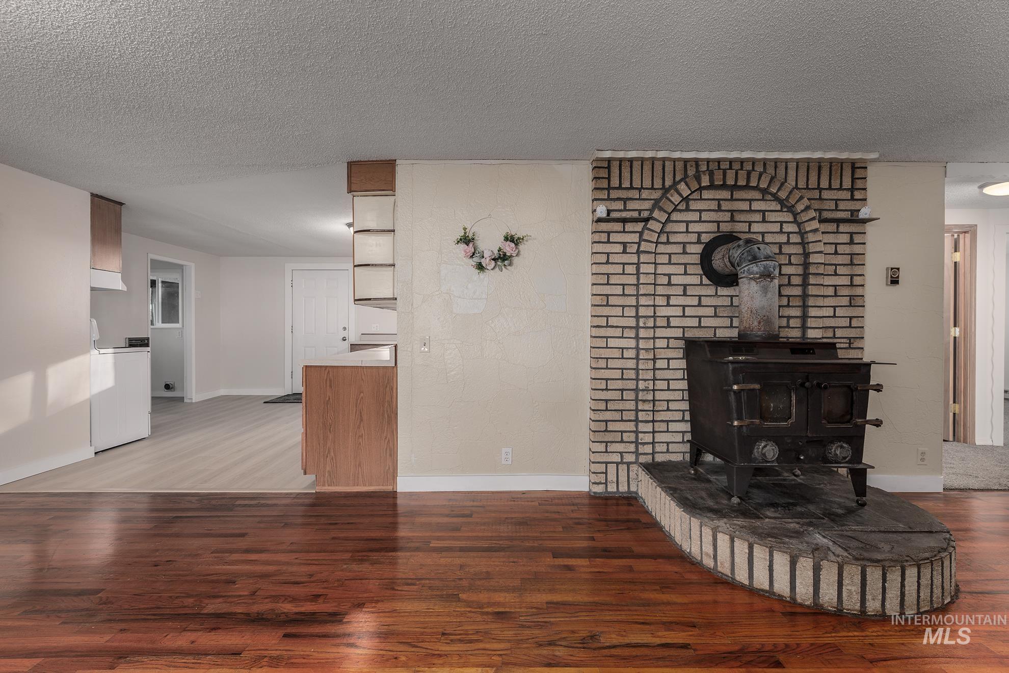 385 Anchor St.