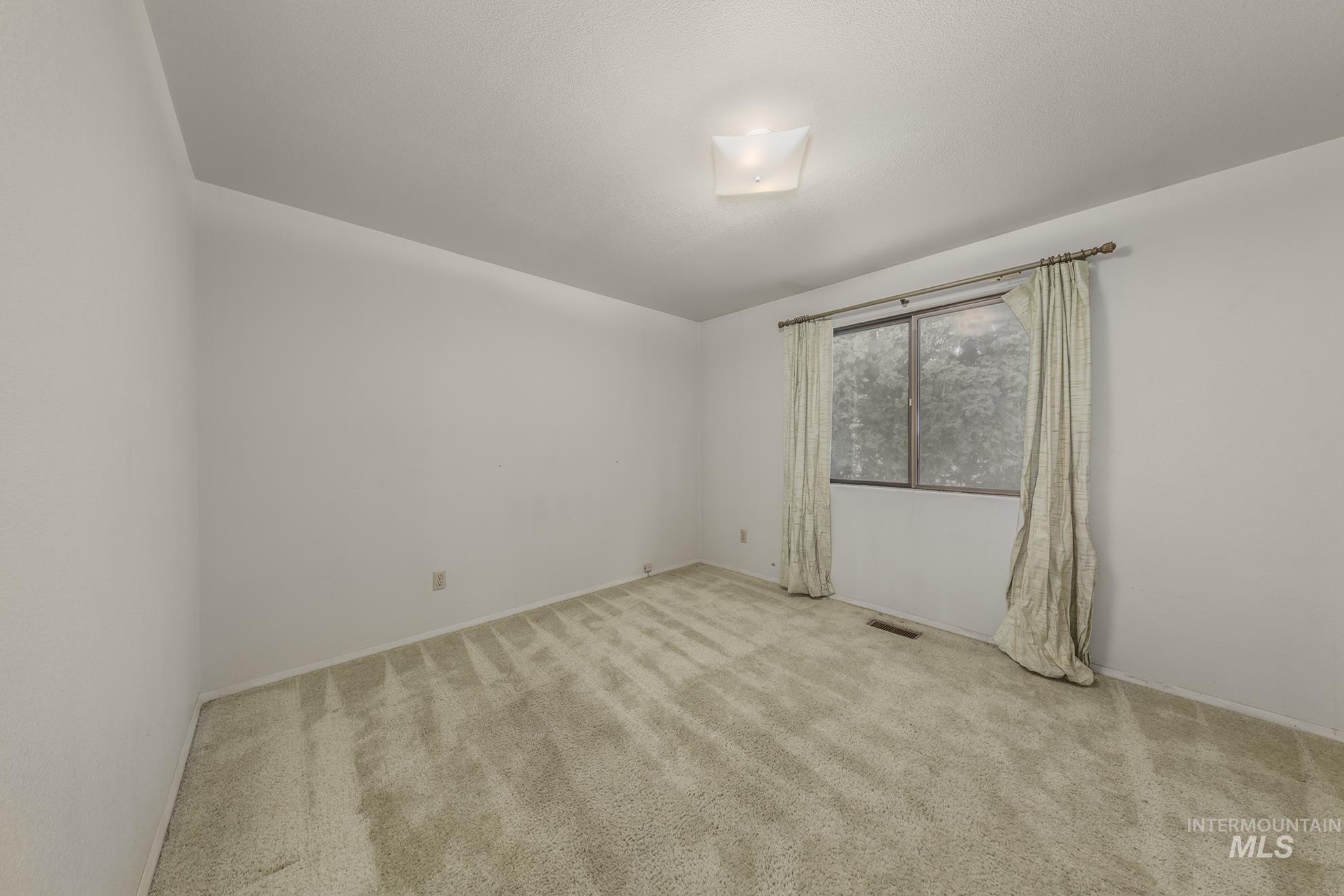740 Flintlock Way