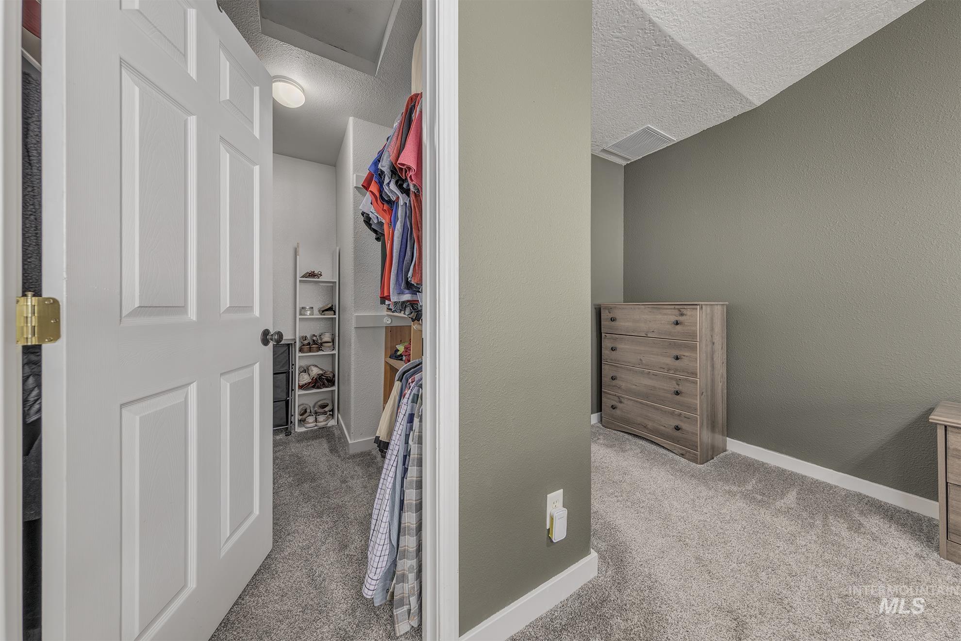 2480 W 9th Street