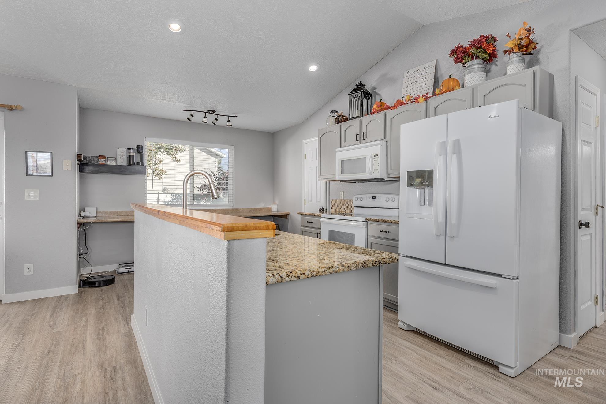 2480 W 9th Street
