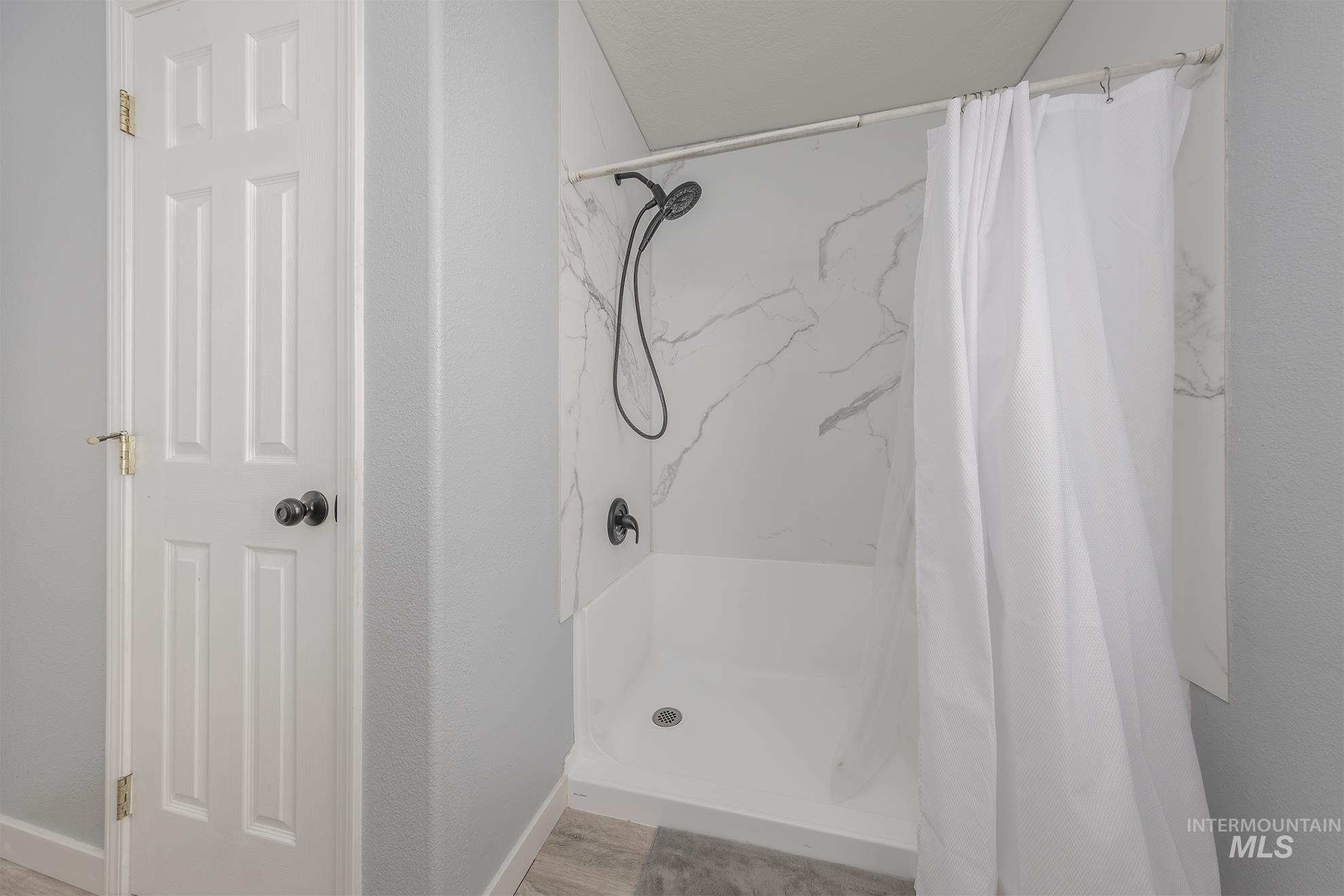 2480 W 9th Street