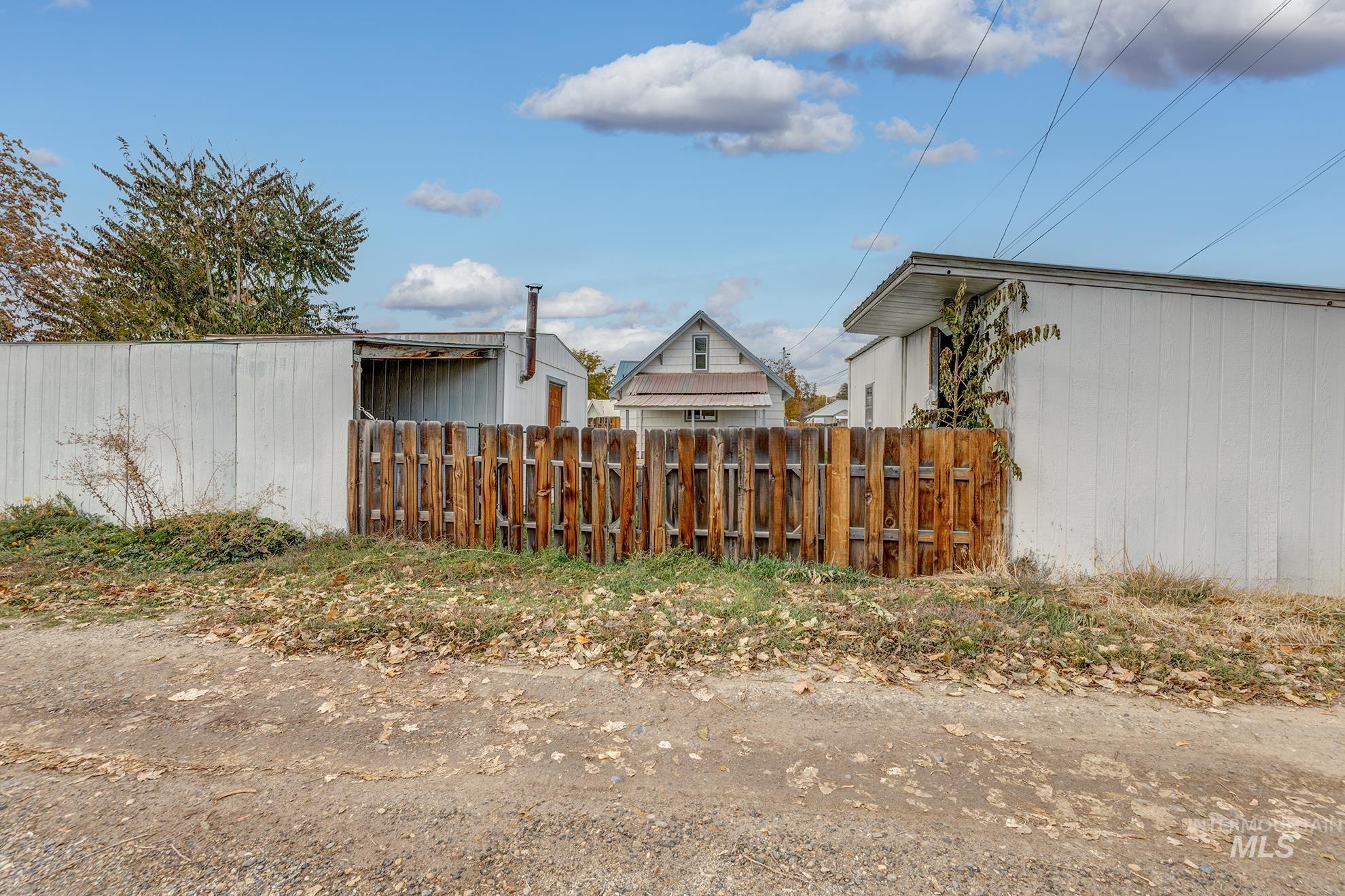 425 E Liberty