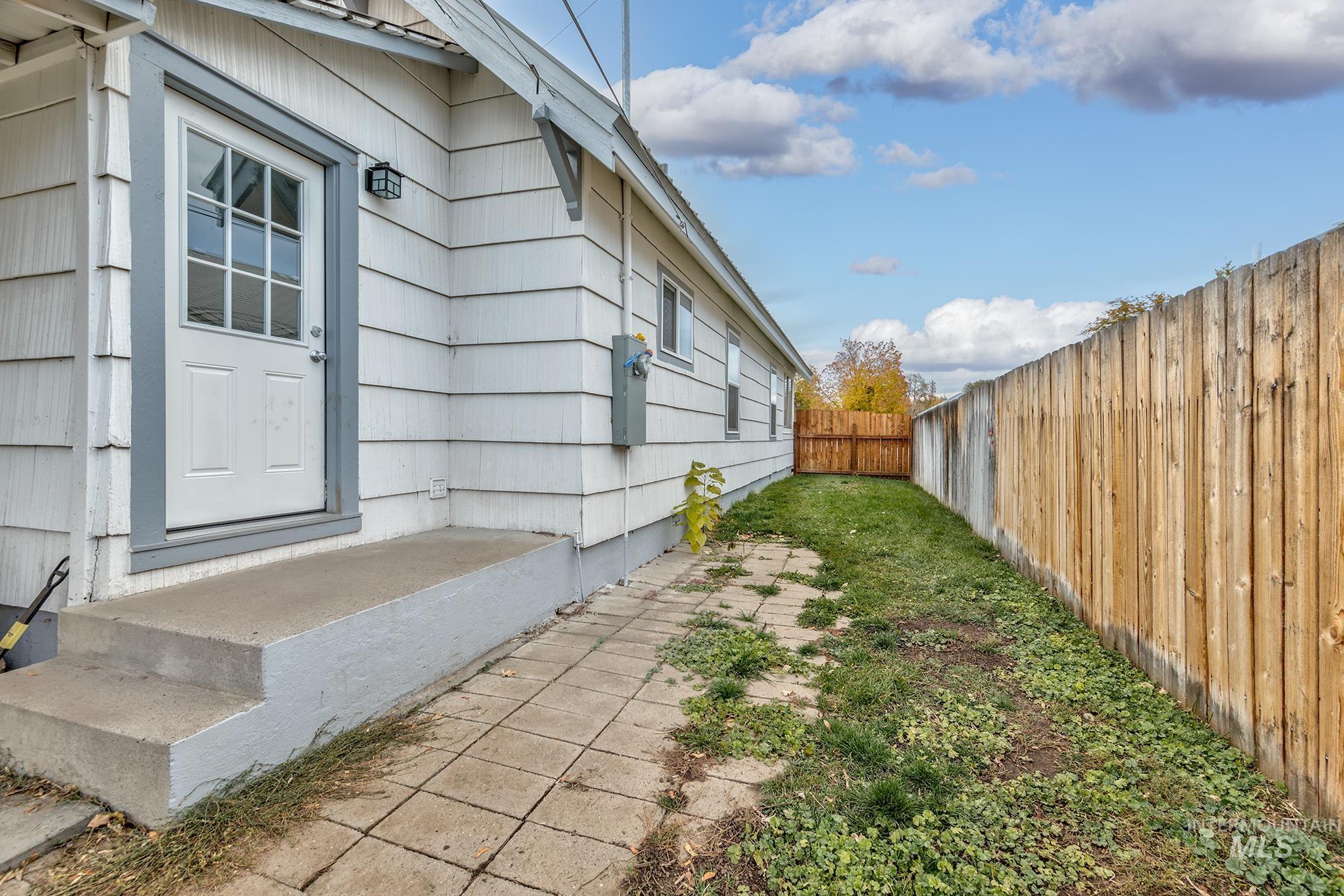425 E Liberty