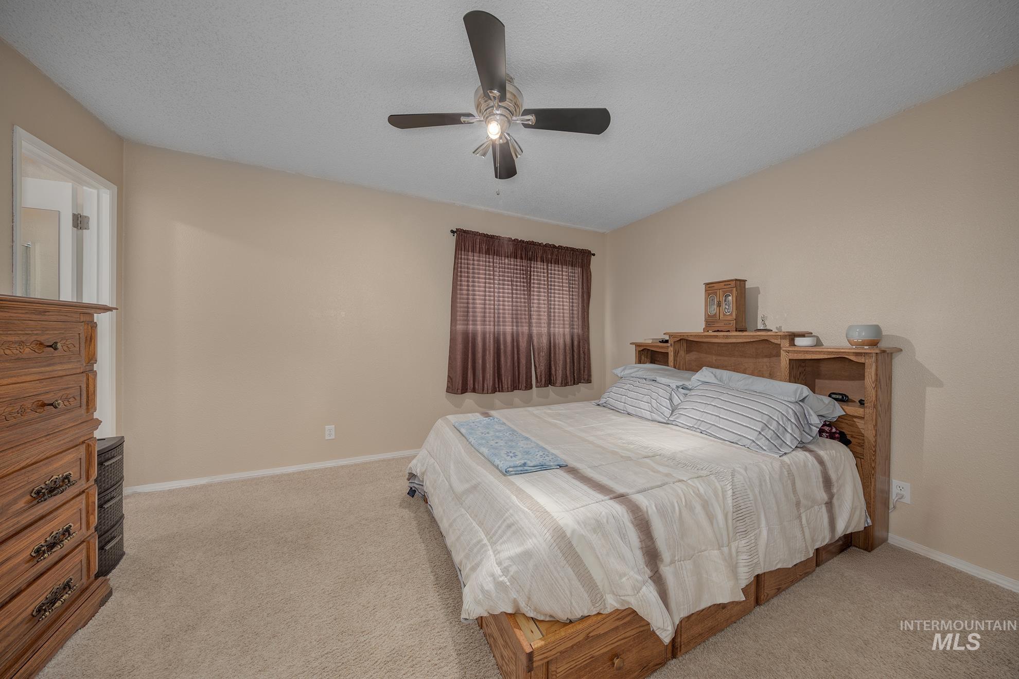 611 W Indianhead Road