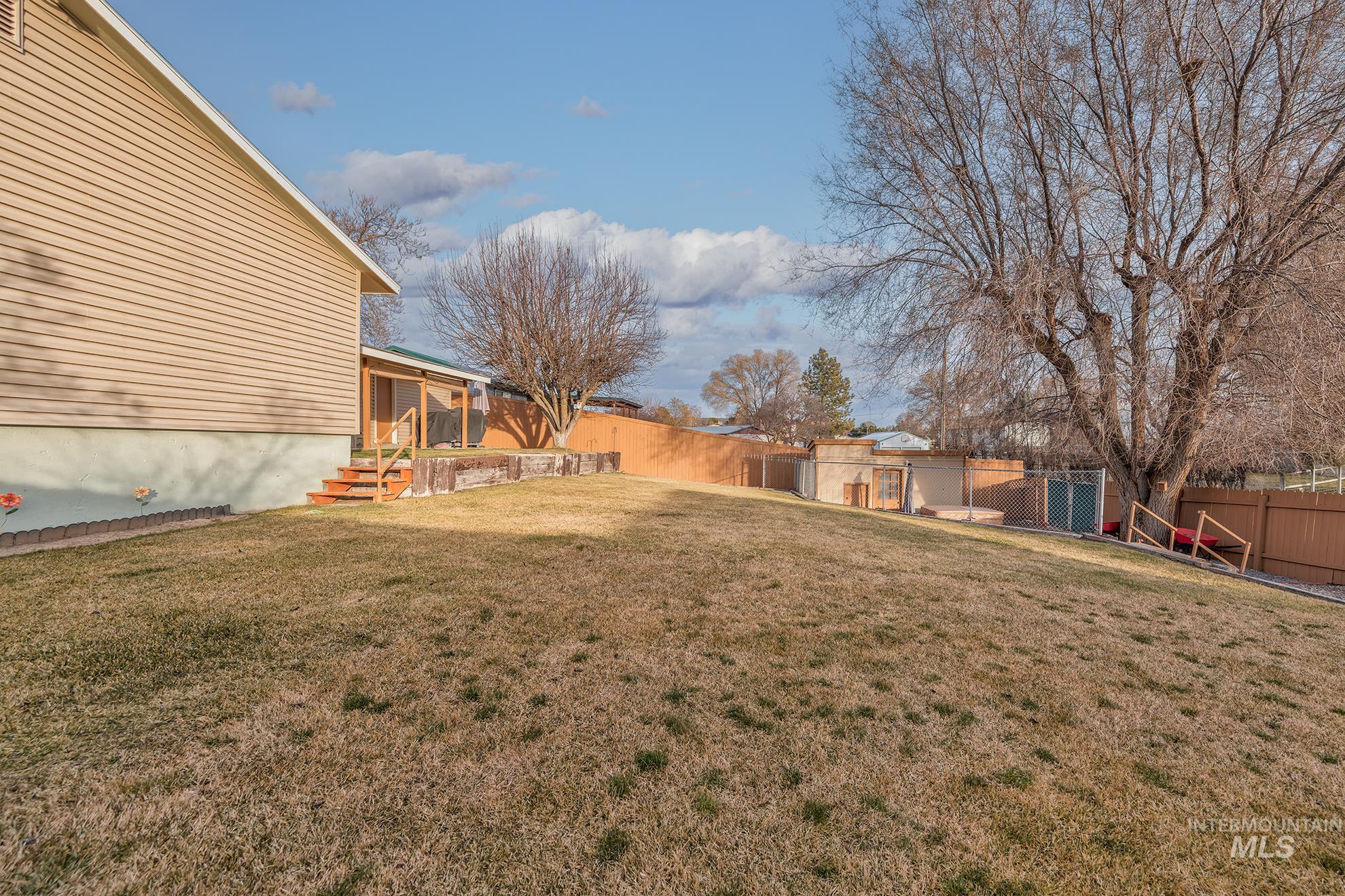 611 W Indianhead Road