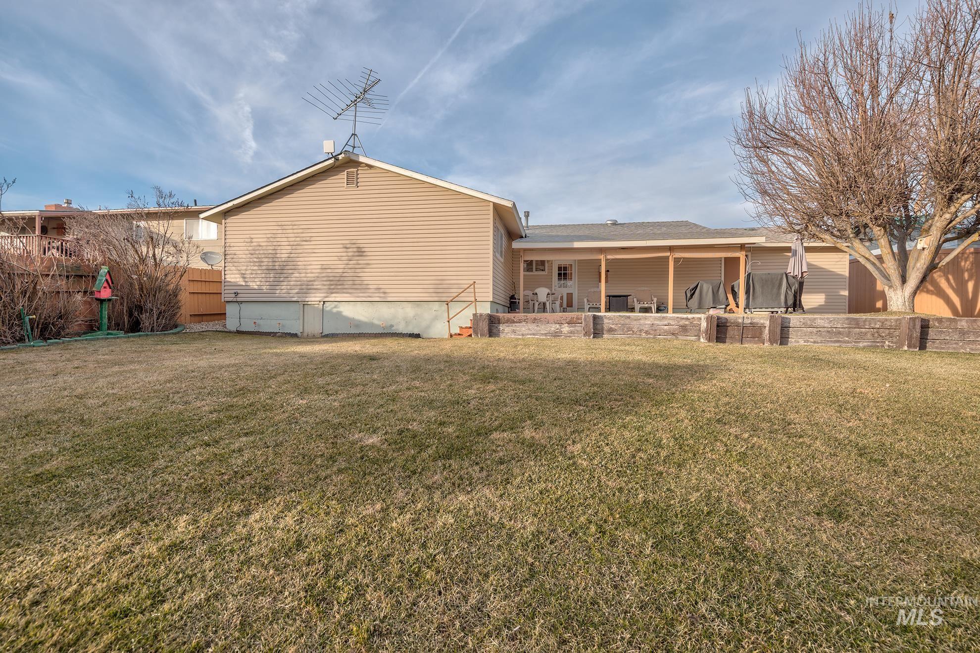 611 W Indianhead Road