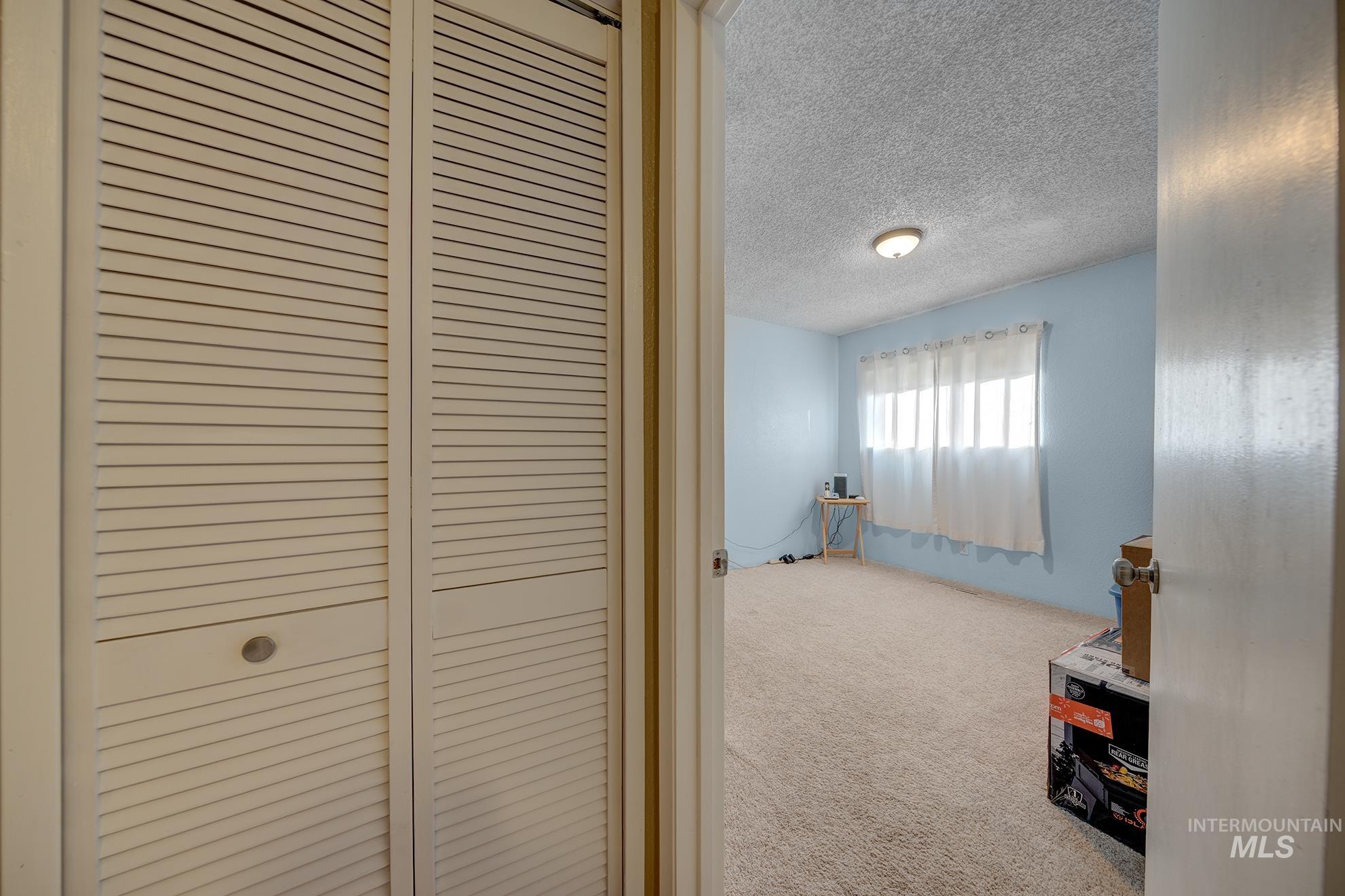 611 W Indianhead Road