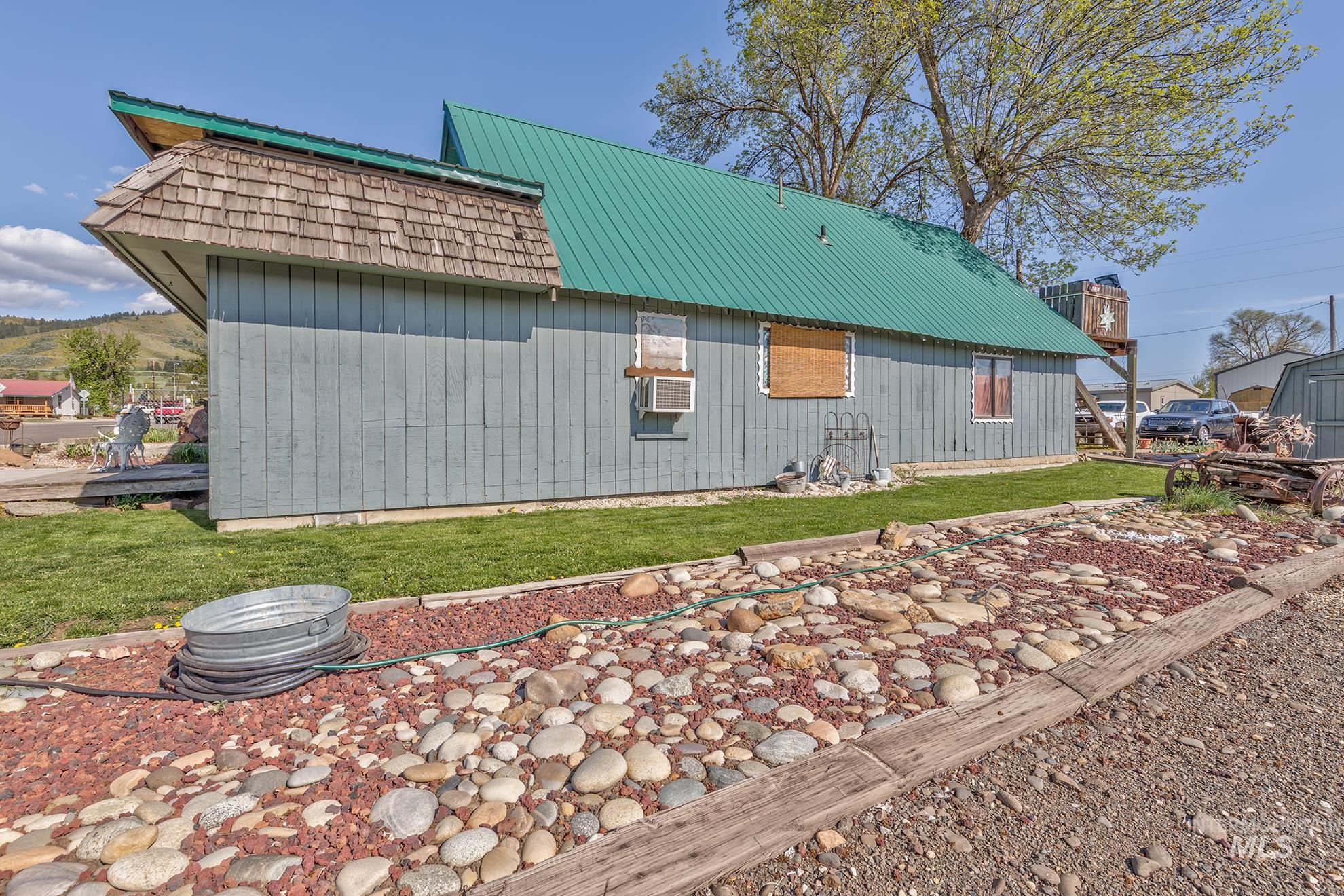 303 Illinois Ave