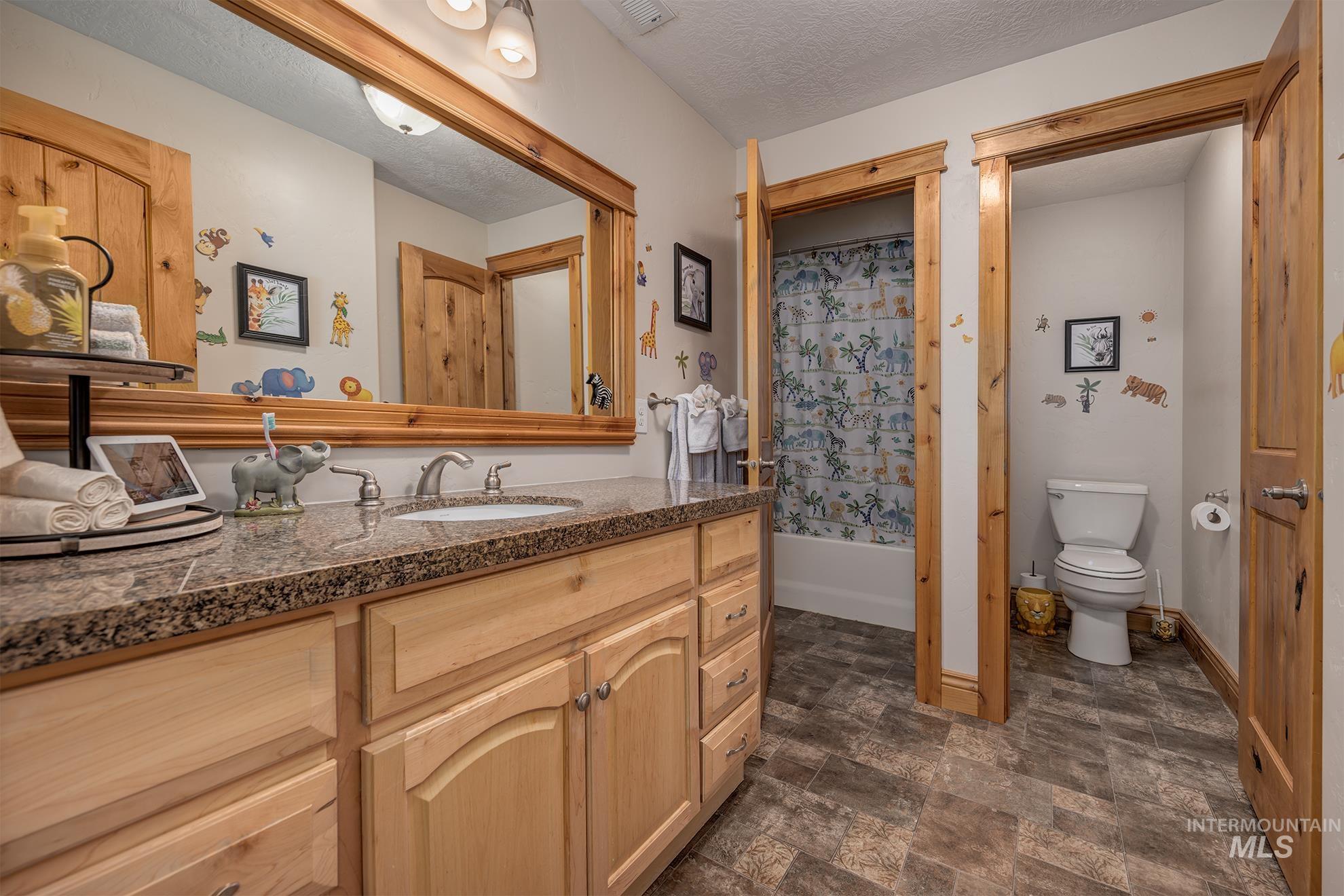 1573 Loafer Lane