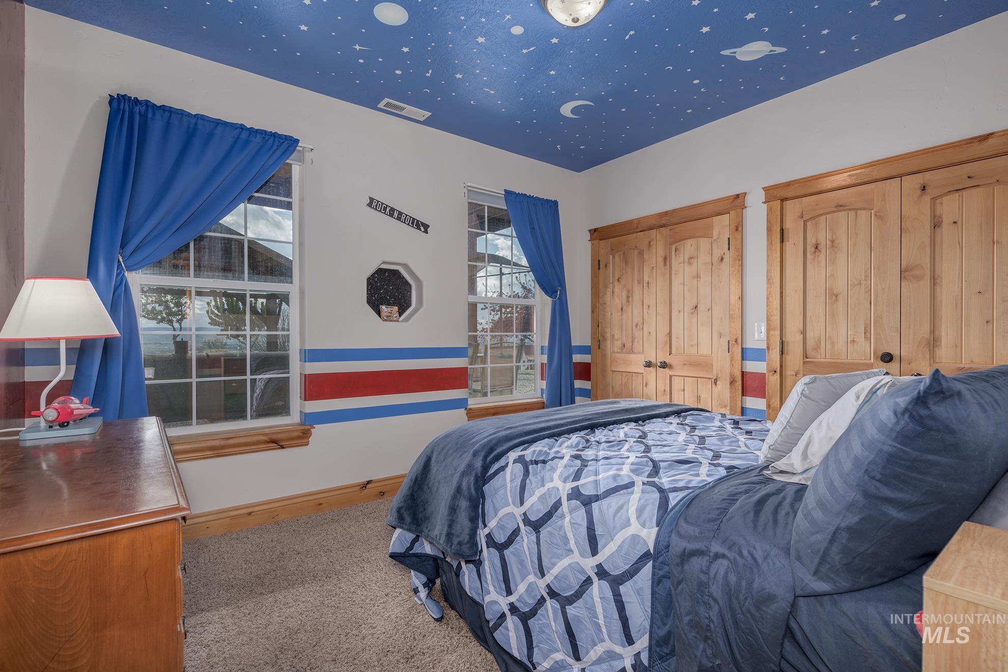 1573 Loafer Lane