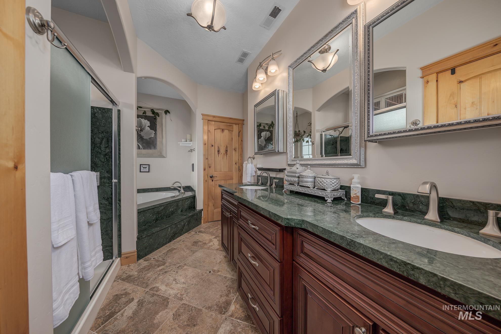 1573 Loafer Lane