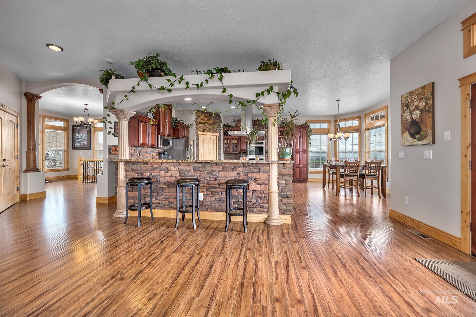 1573 Loafer Lane