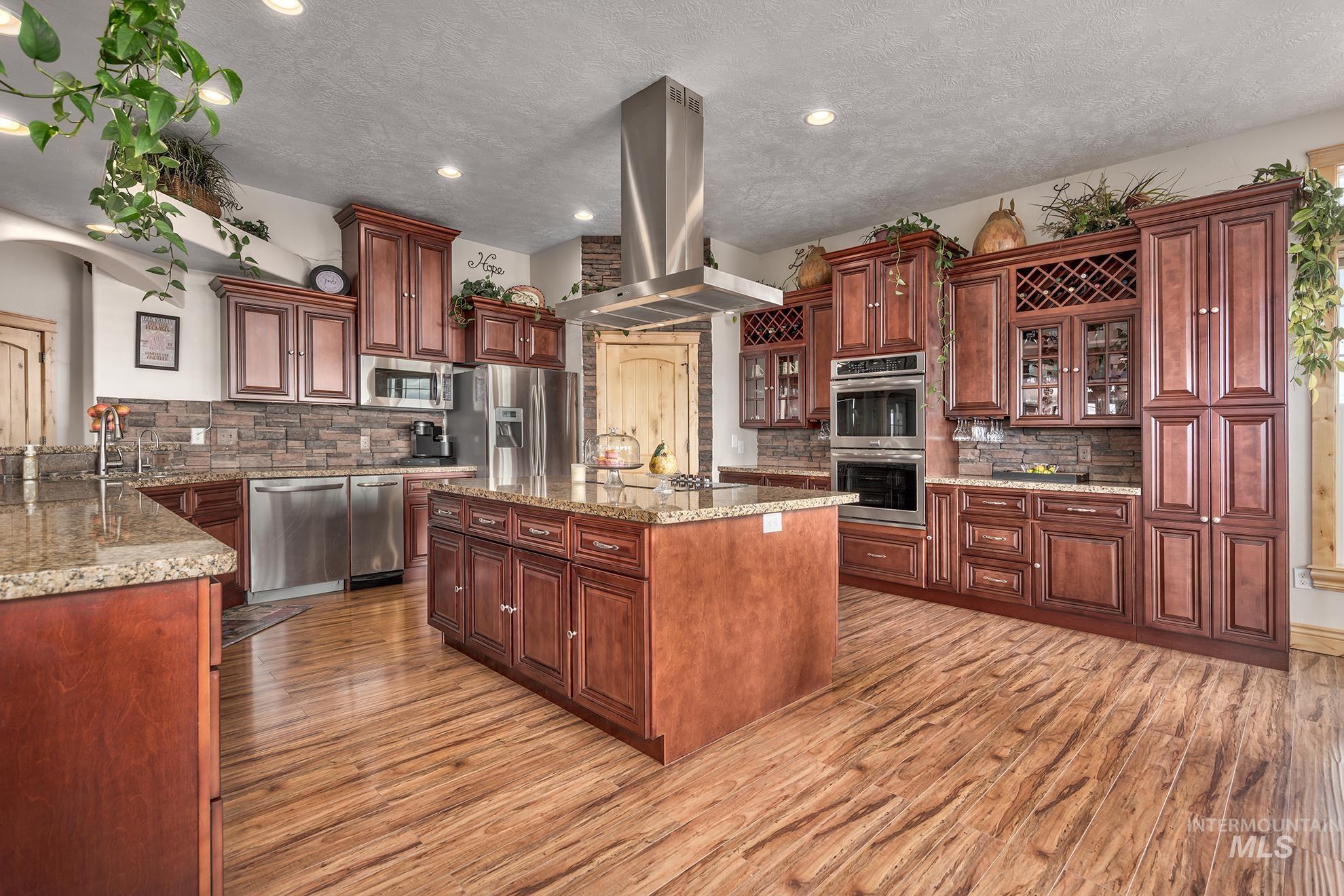 1573 Loafer Lane