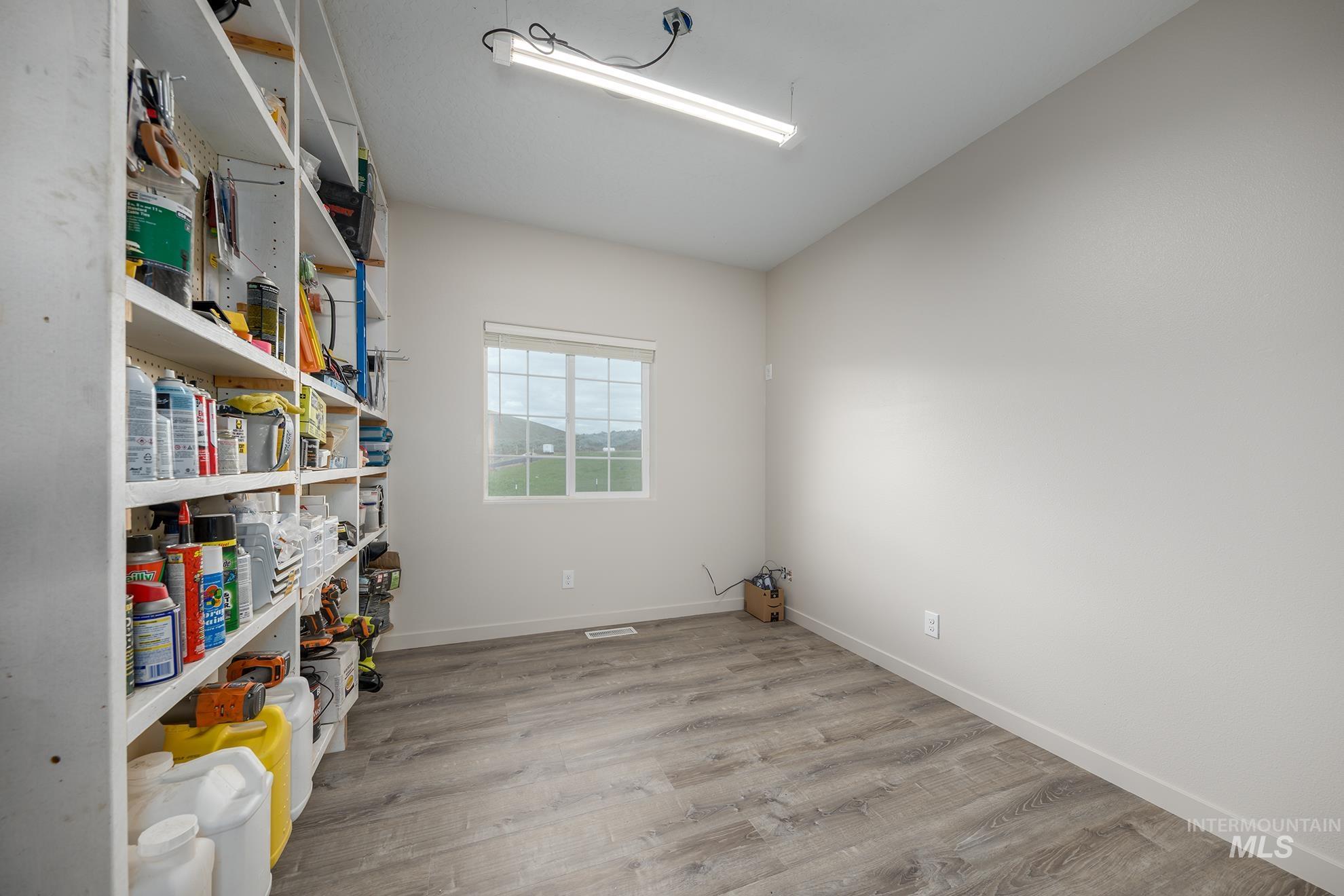 1573 Loafer Lane