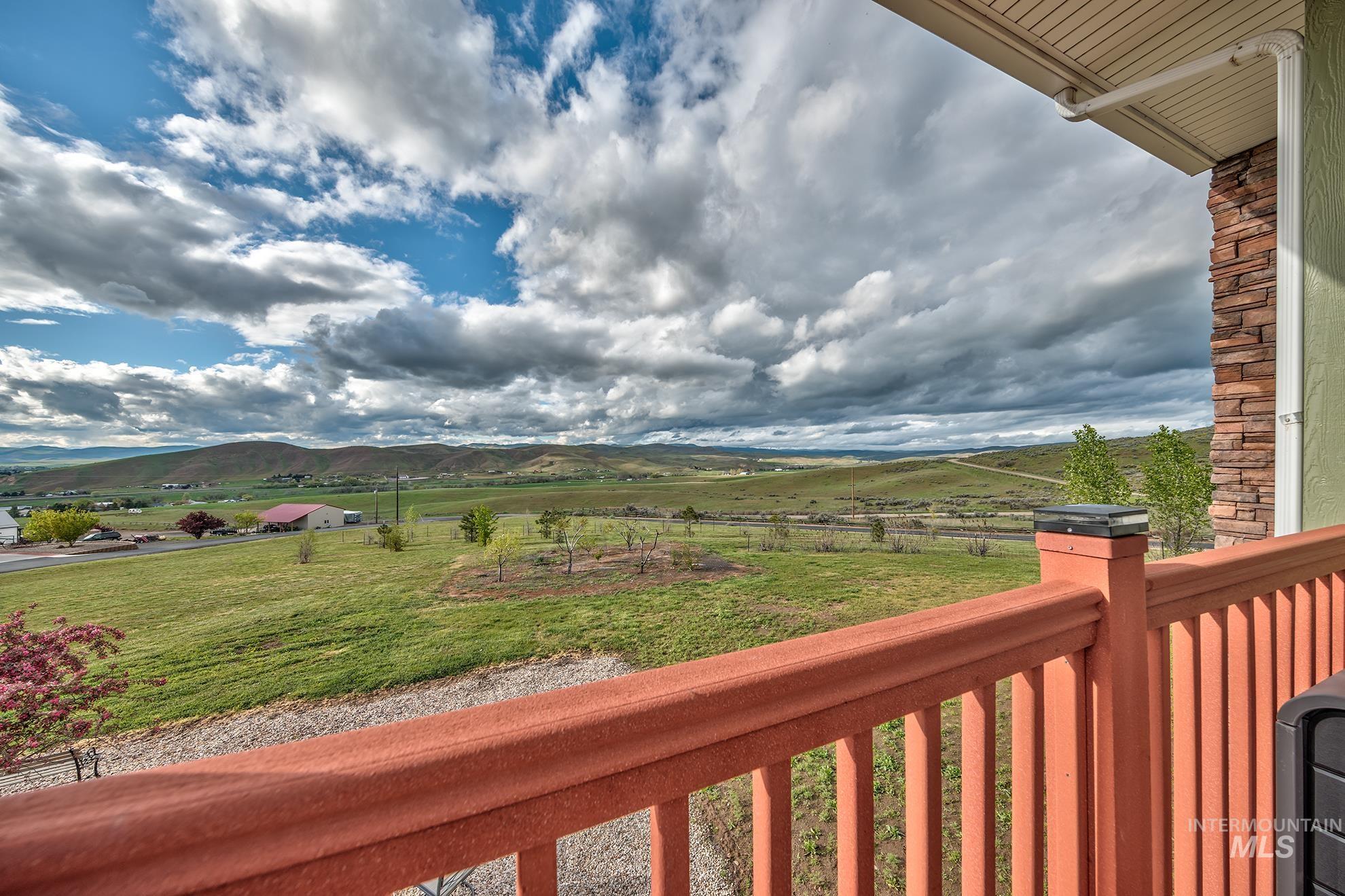 1573 Loafer Lane