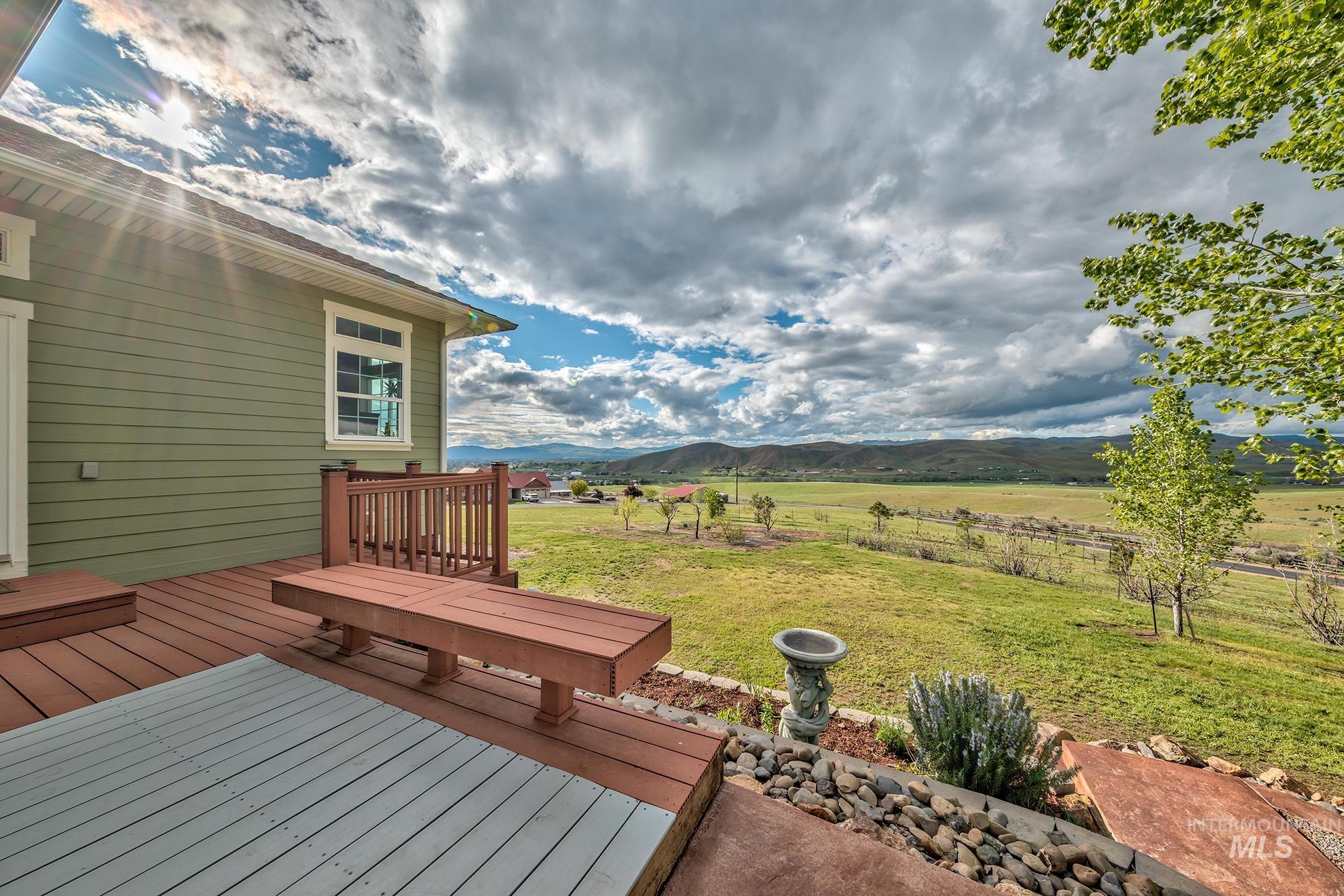 1573 Loafer Lane