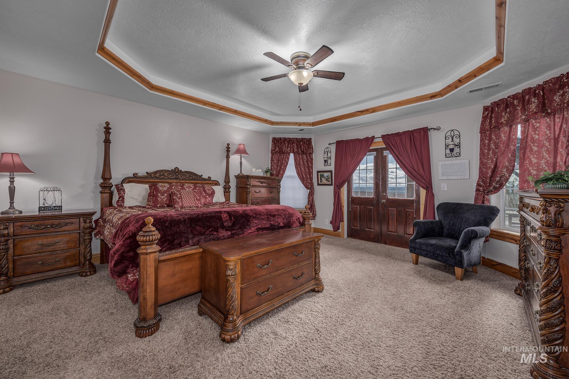 1573 Loafer Lane