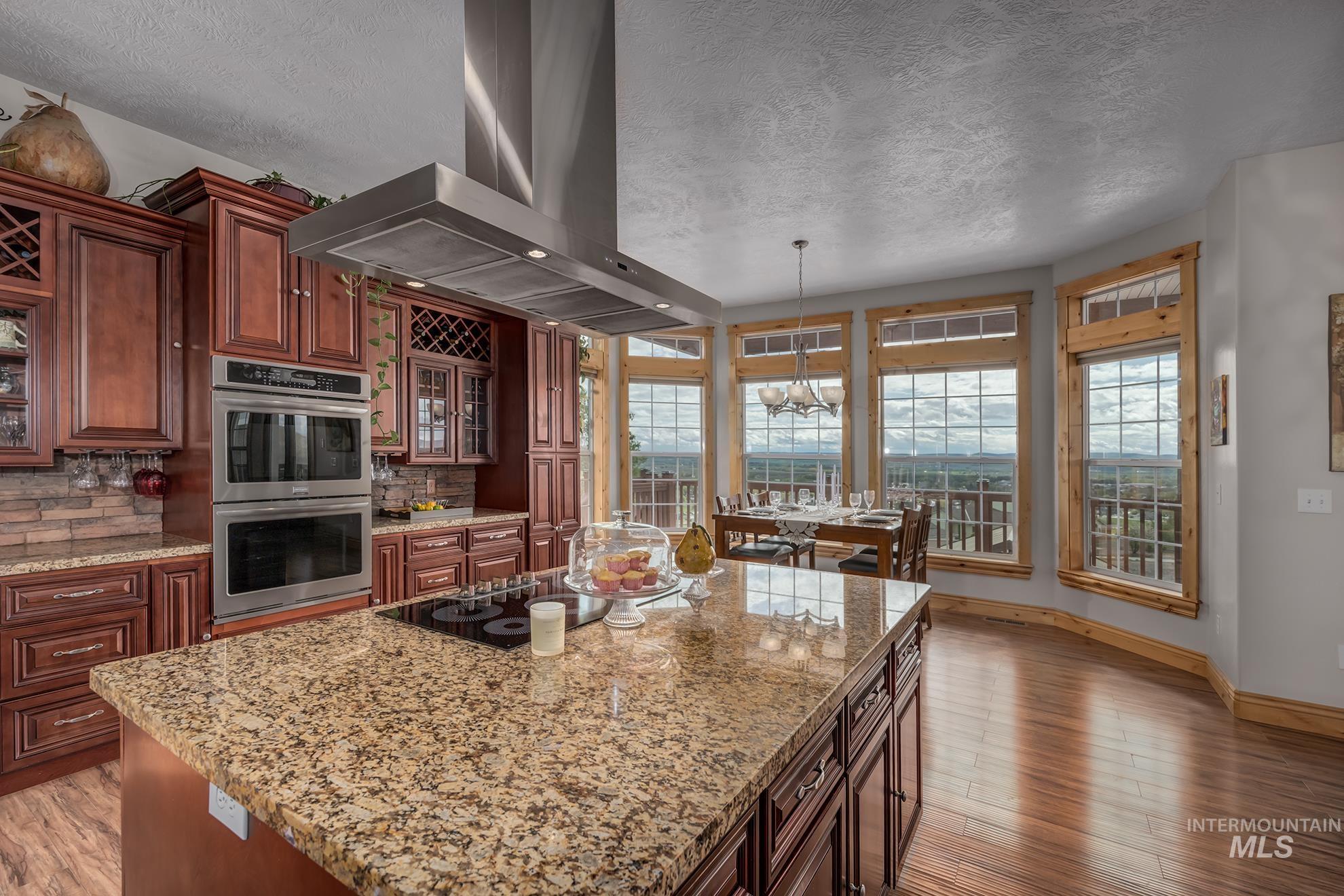 1573 Loafer Lane