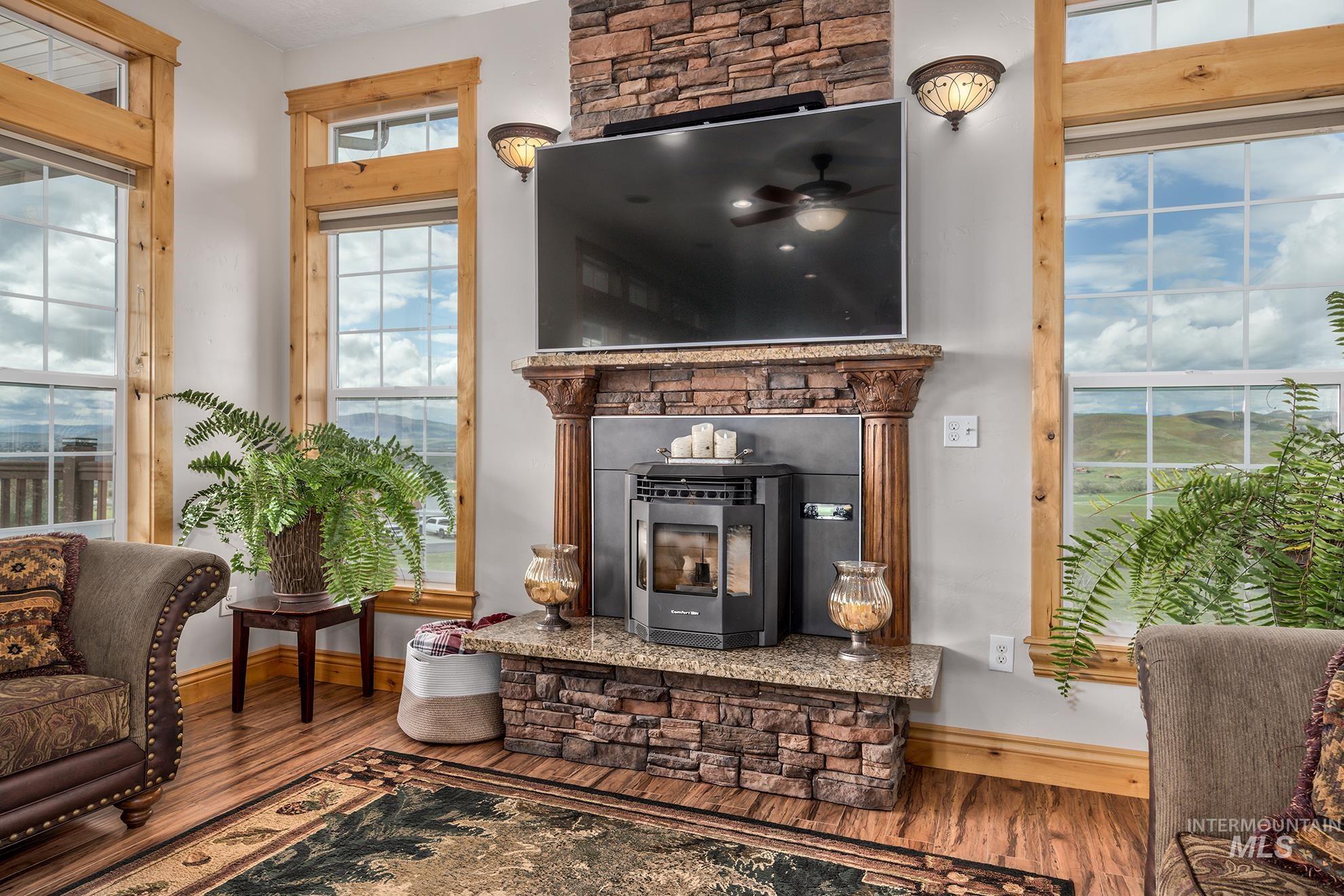 1573 Loafer Lane