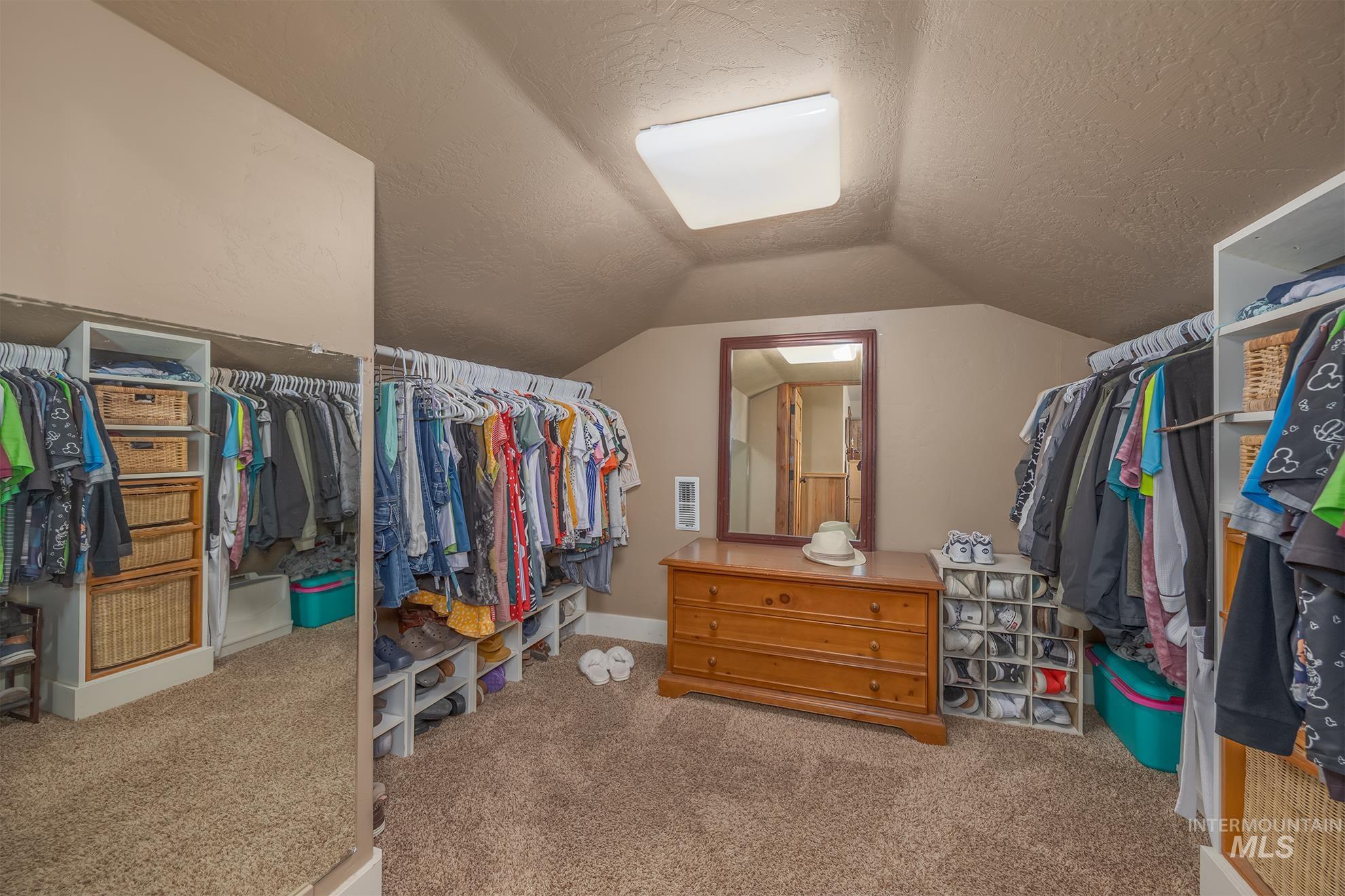 1530 Ross Road