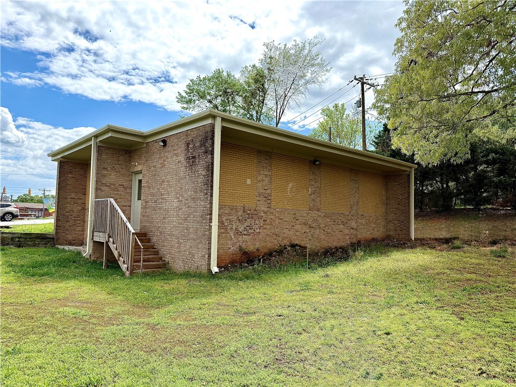 225,,Broad,Street