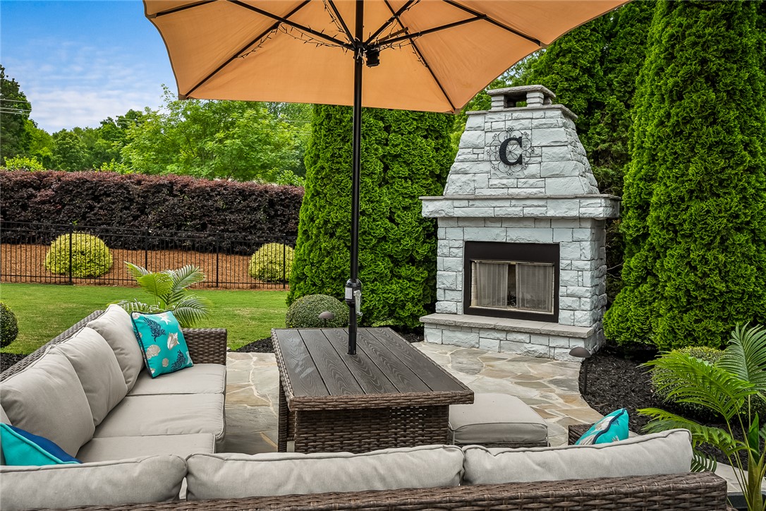 1001 Hillcrest Court