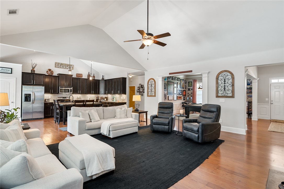 1001 Hillcrest Court