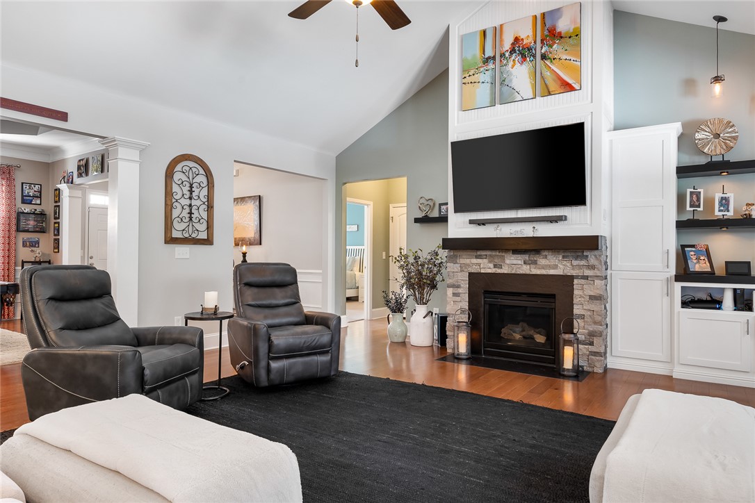 1001 Hillcrest Court