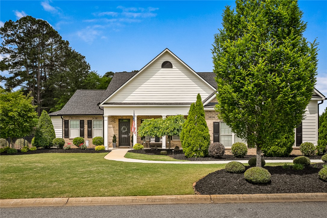 1001 Hillcrest Court