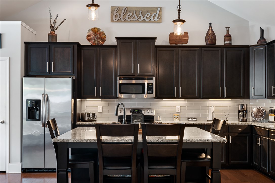 1001 Hillcrest Court