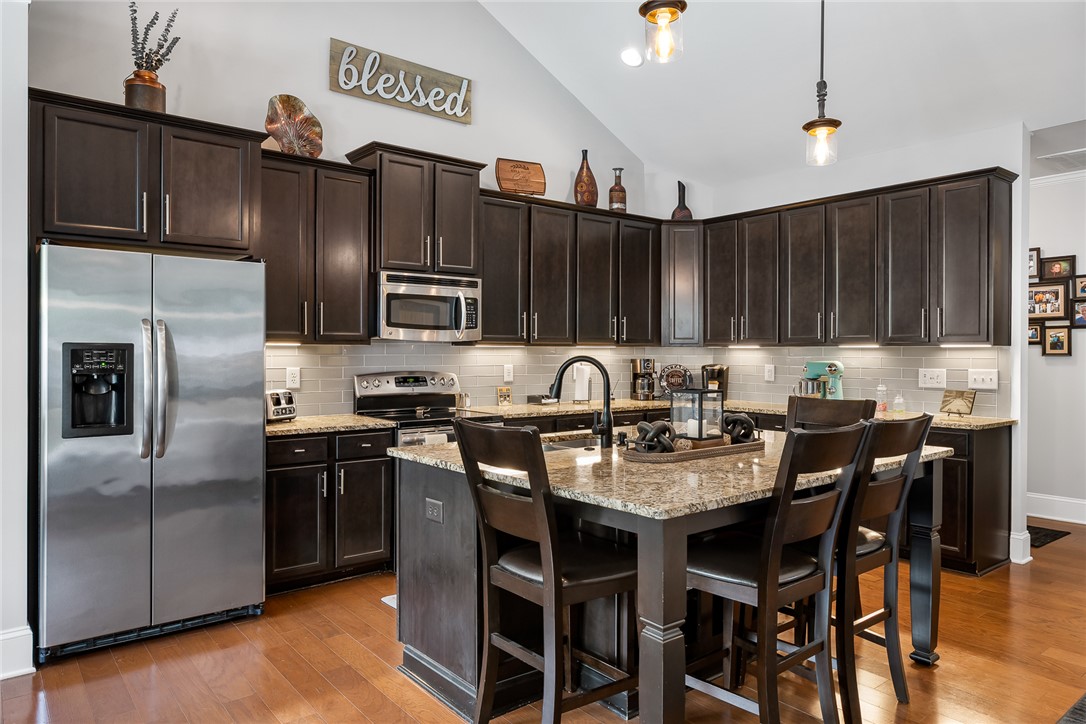 1001 Hillcrest Court