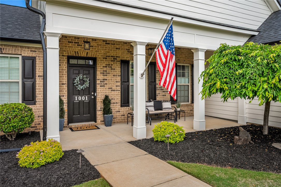 1001 Hillcrest Court