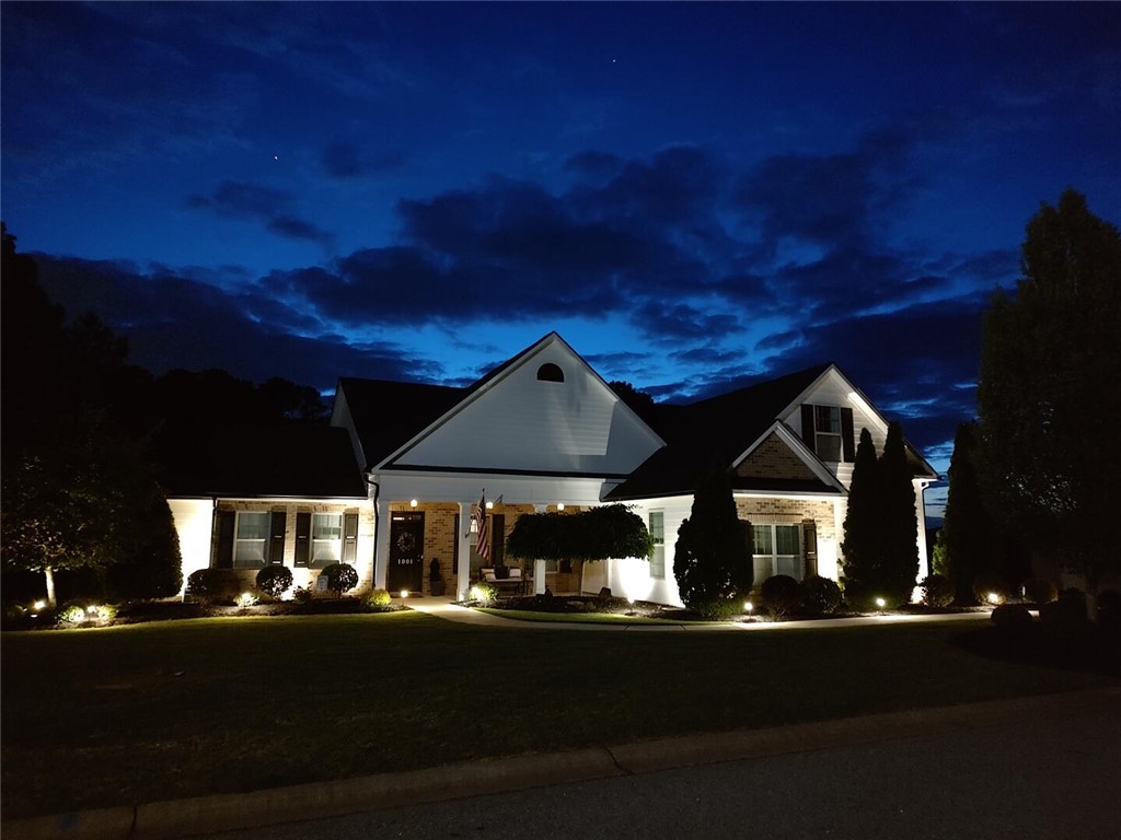 1001 Hillcrest Court