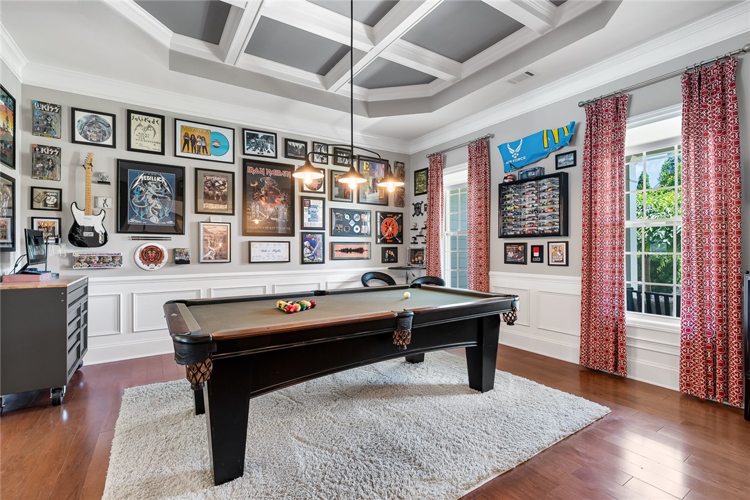 1001 Hillcrest Court