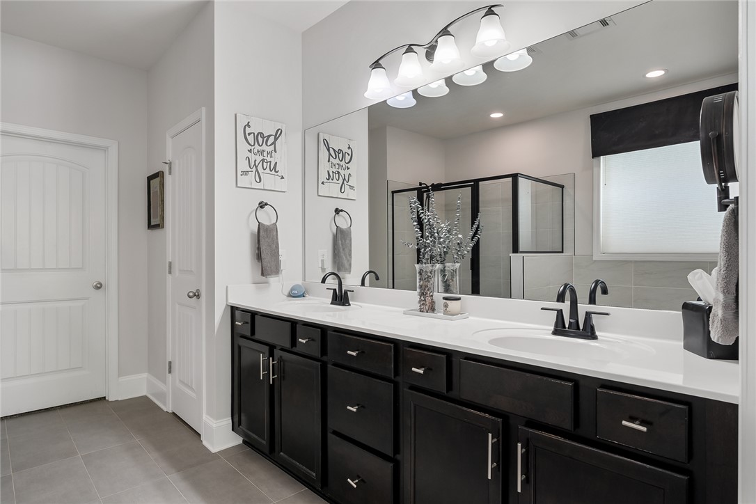 1001 Hillcrest Court