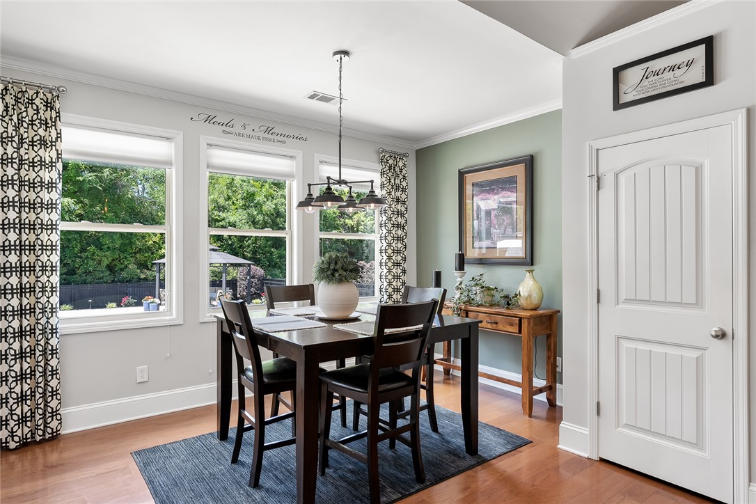 1001 Hillcrest Court