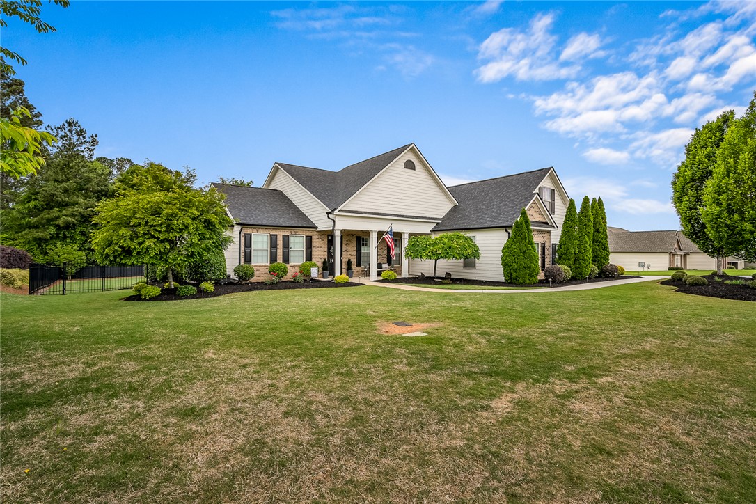 1001 Hillcrest Court