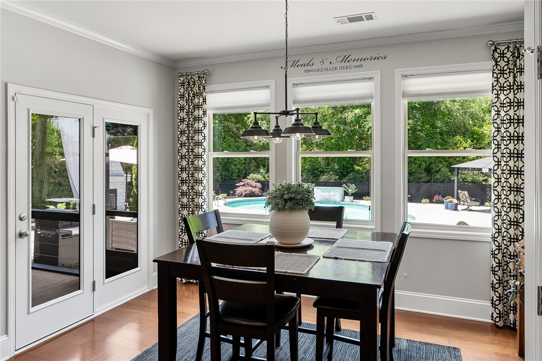 1001 Hillcrest Court