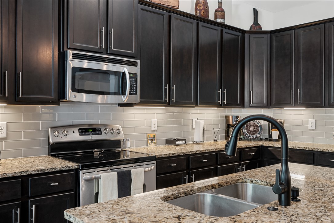 1001 Hillcrest Court