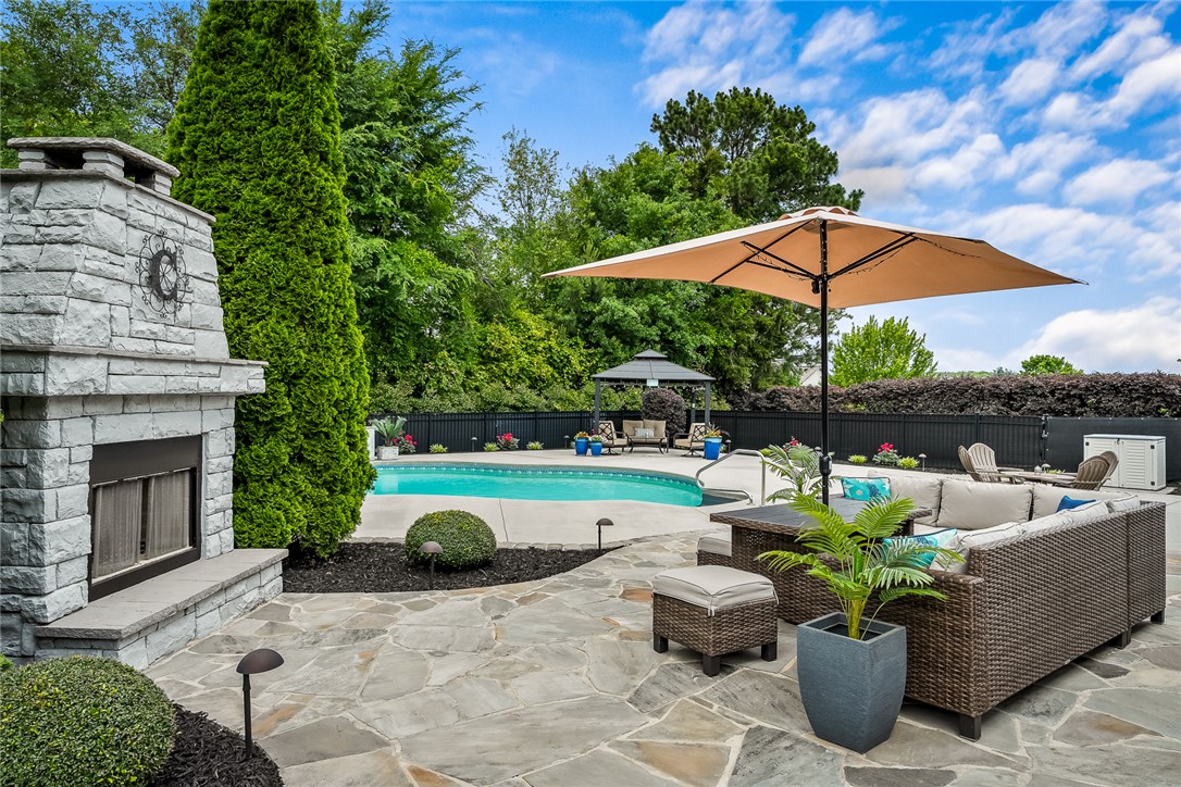 1001 Hillcrest Court