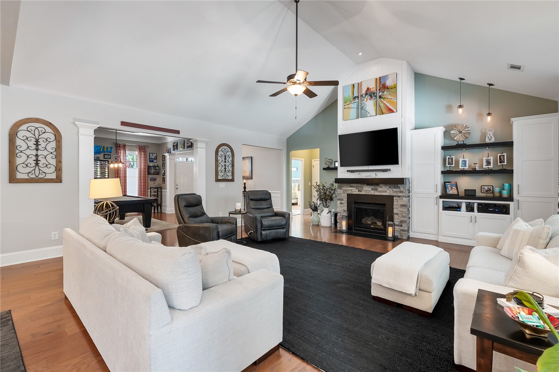 1001 Hillcrest Court