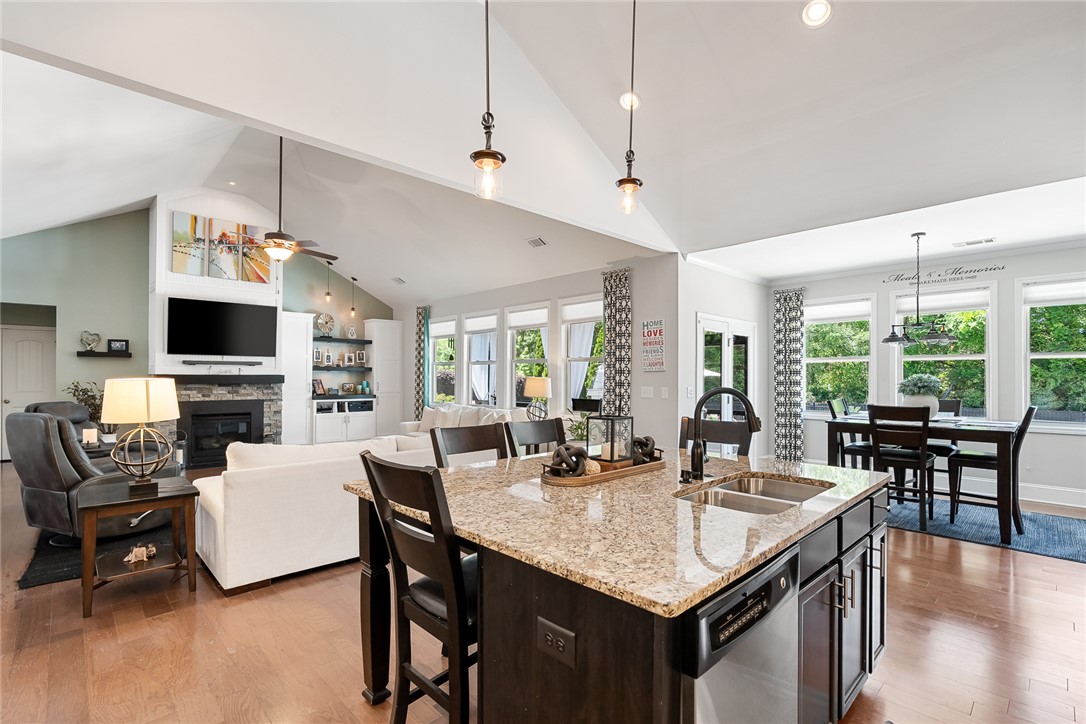 1001 Hillcrest Court