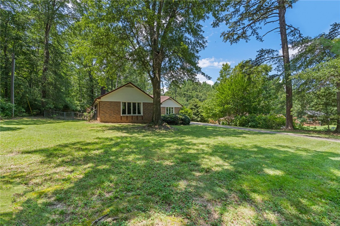 1555 Fort Hill Drive